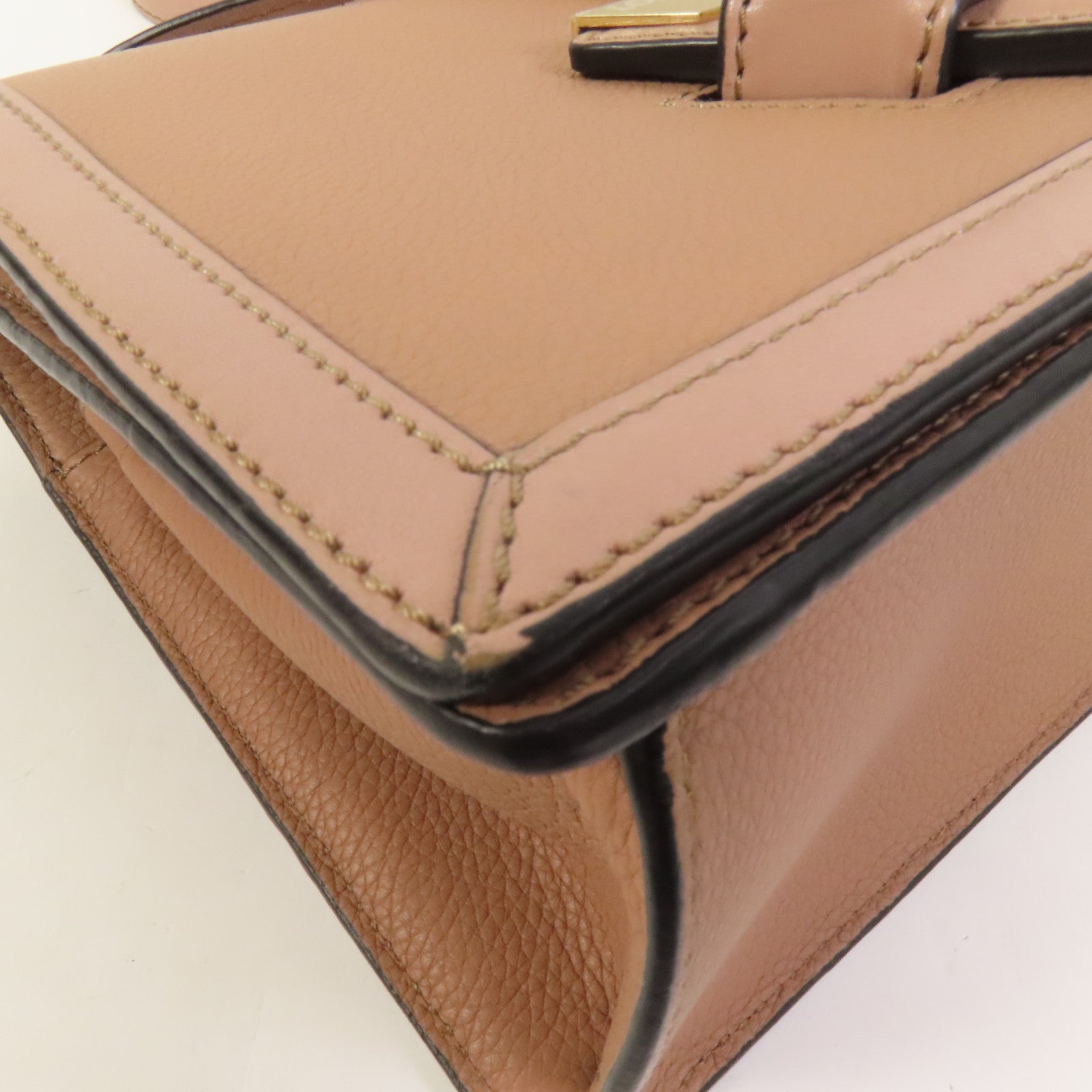 LOEWE 牛皮皮革Barcelona肩背袋