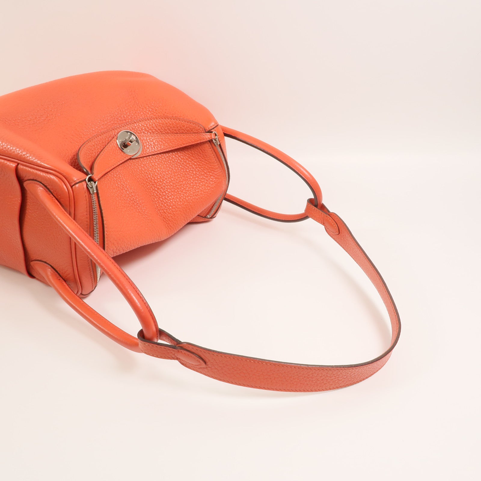 HERMES Clemence皮革Lindy 26肩背袋Rouge Pivoine