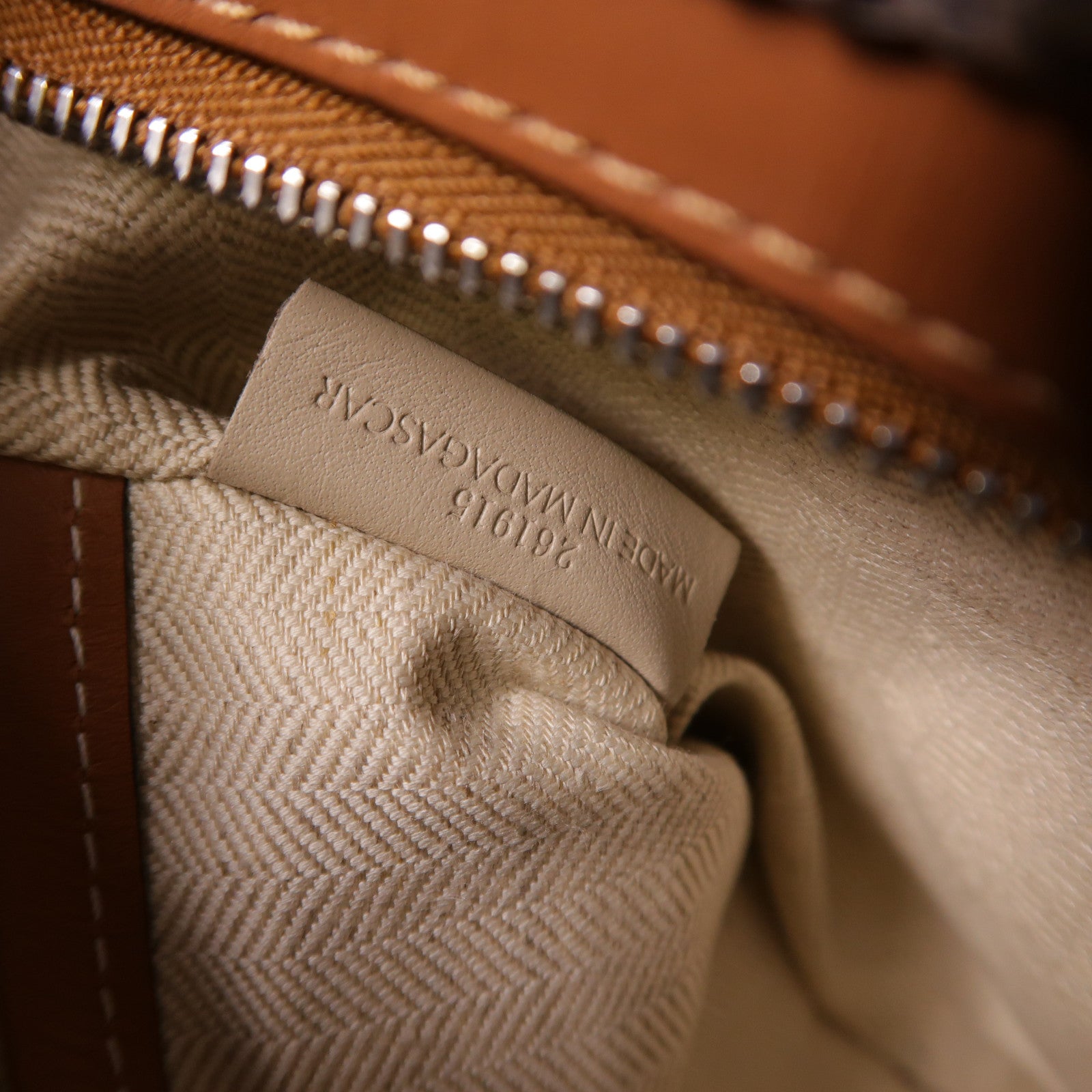 LOEWE Raffia Paulas lbiza銀扣肩背袋