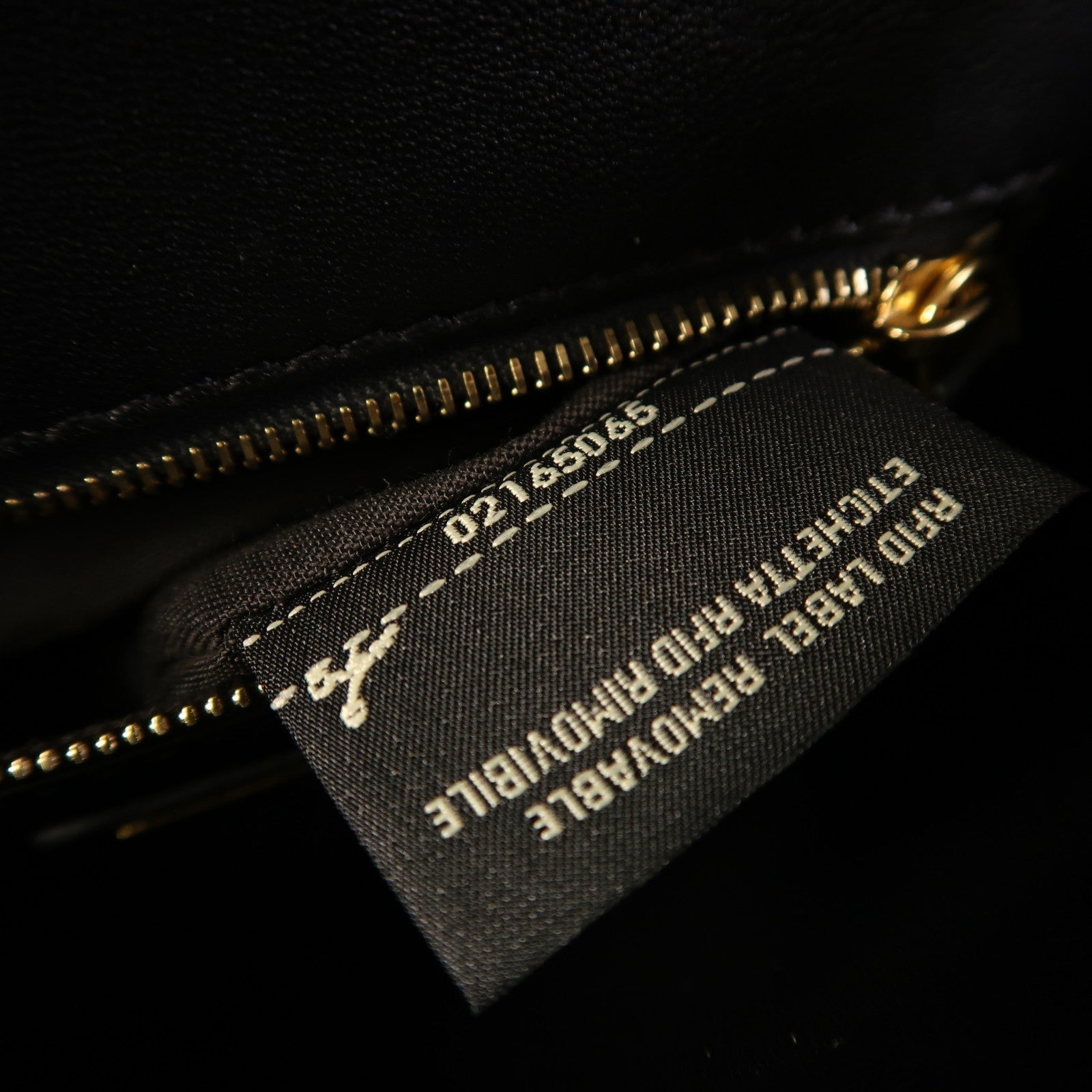 FENDI 羊皮皮革Mini Peekaboo金扣手挽肩背兩用袋