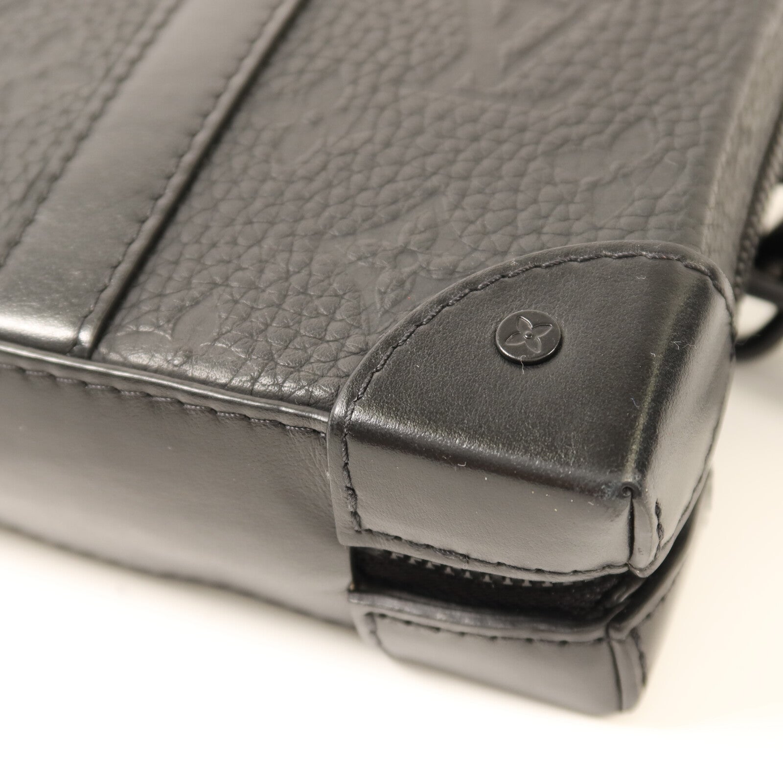 LOUIS VUITTON Monogram Taurillon Soft Trunk肩背袋