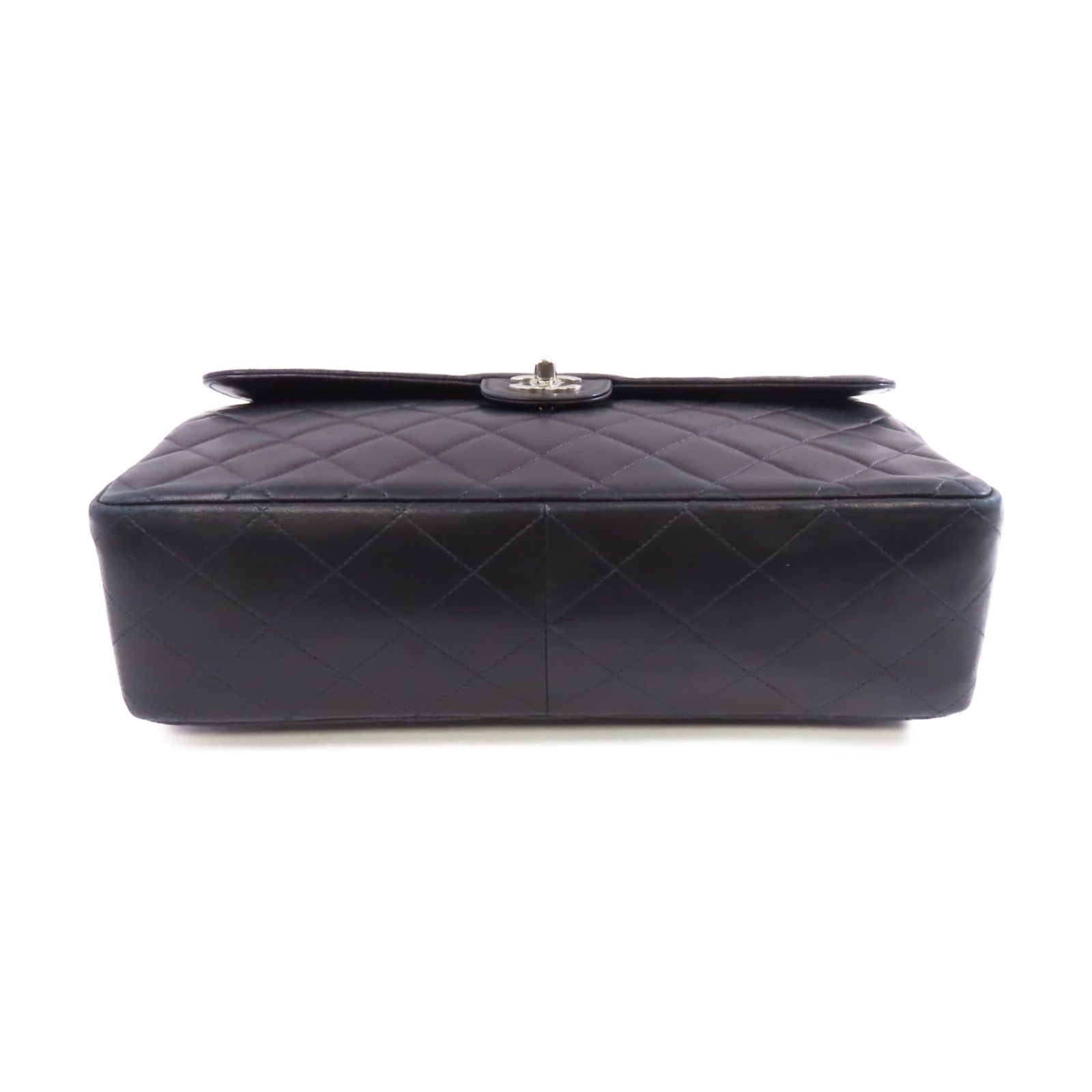 CHANEL 菱格牛皮皮革Classic Bag銀扣鏈帶肩背袋黑色