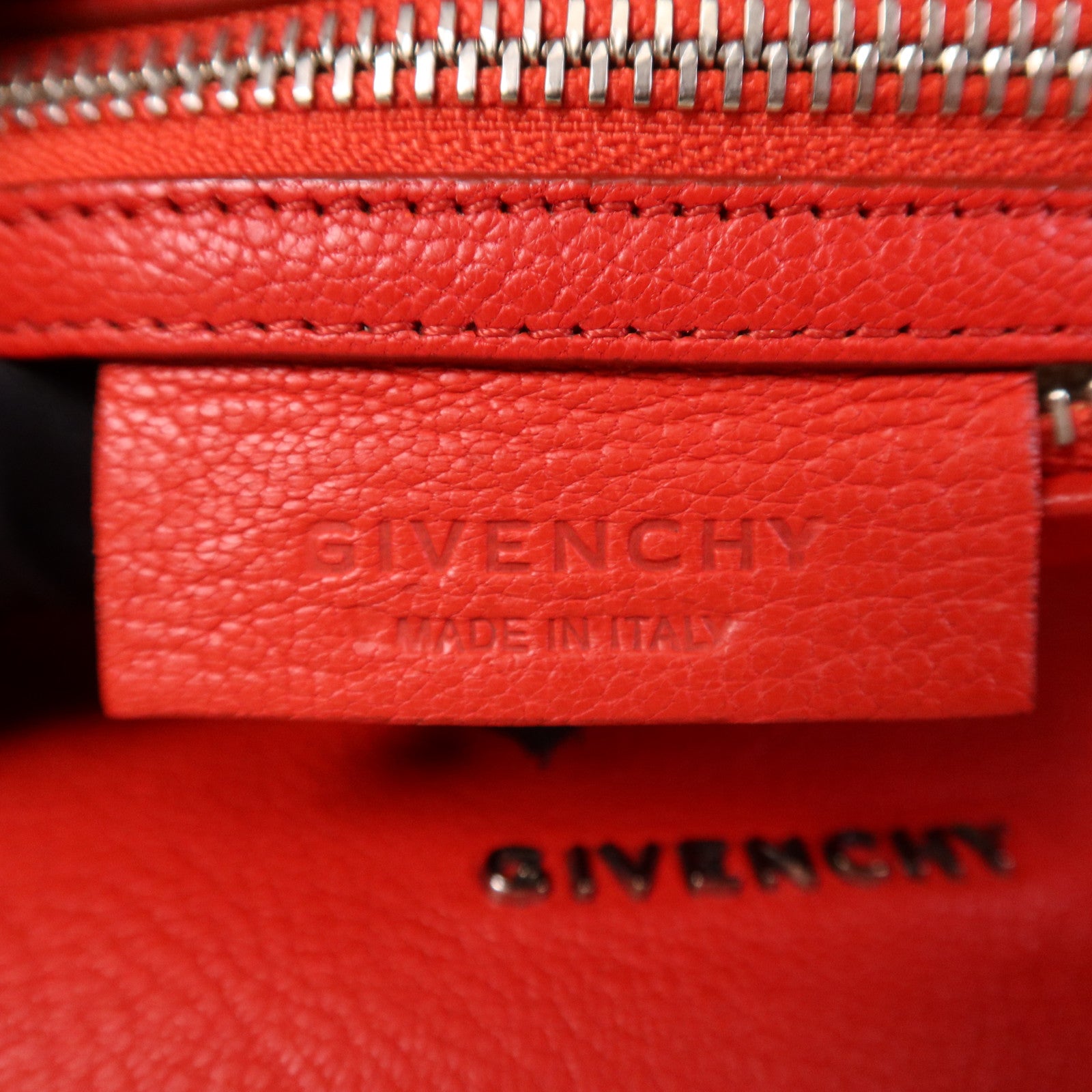 GIVENCHY 【激減優惠】牛皮皮革Pandora Mini銀扣肩背袋