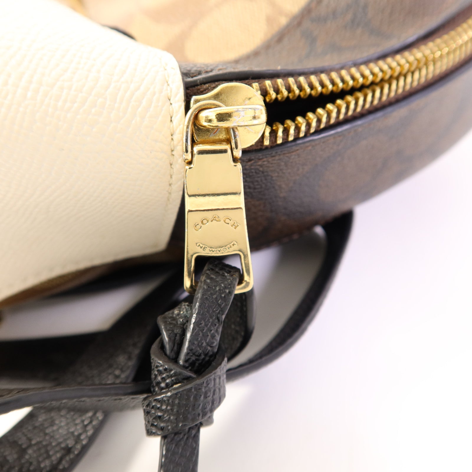 COACH 塗層帆布Backpack金扣背包