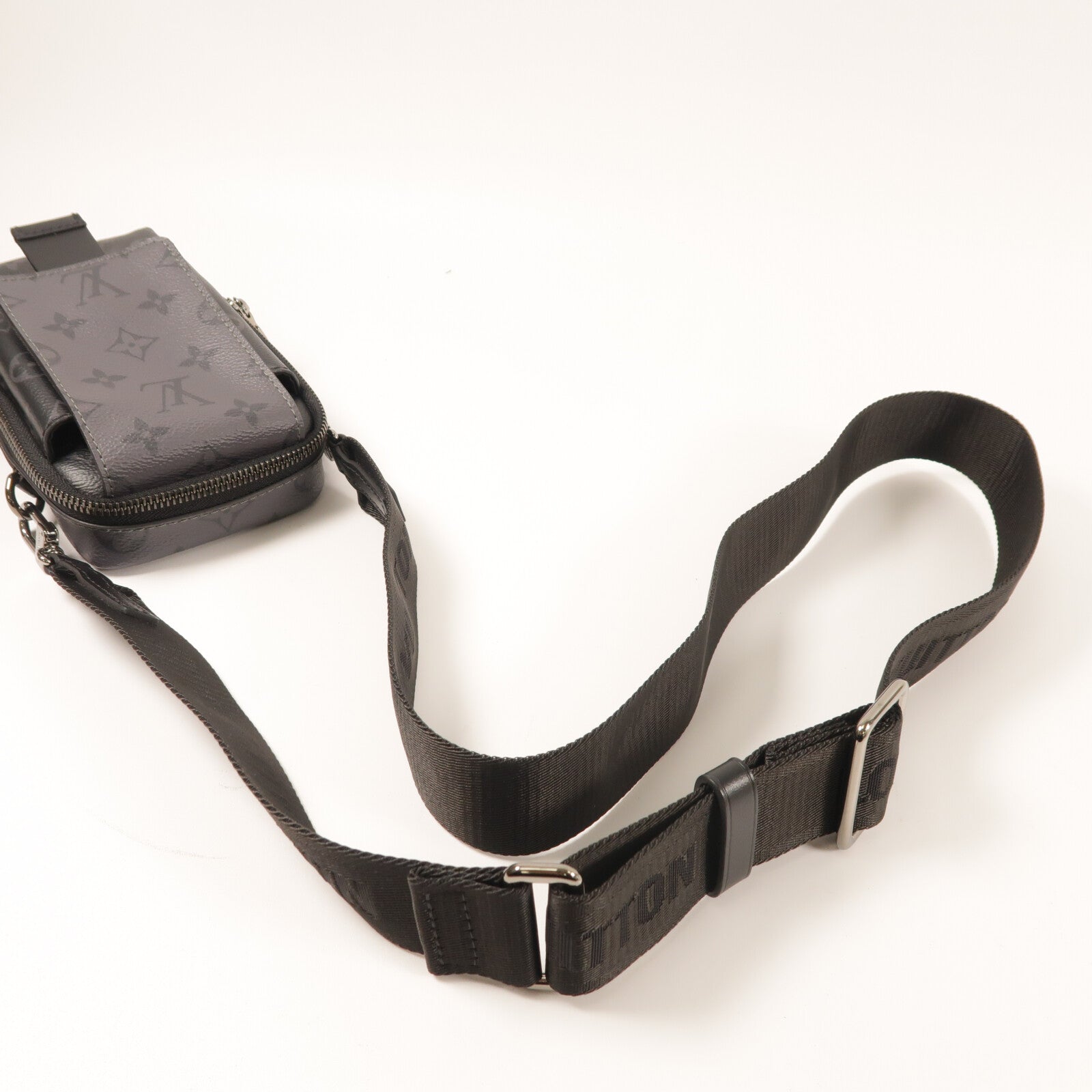 LOUIS VUITTON Monogram Eclipse Double Phone Pouch銀扣肩背袋