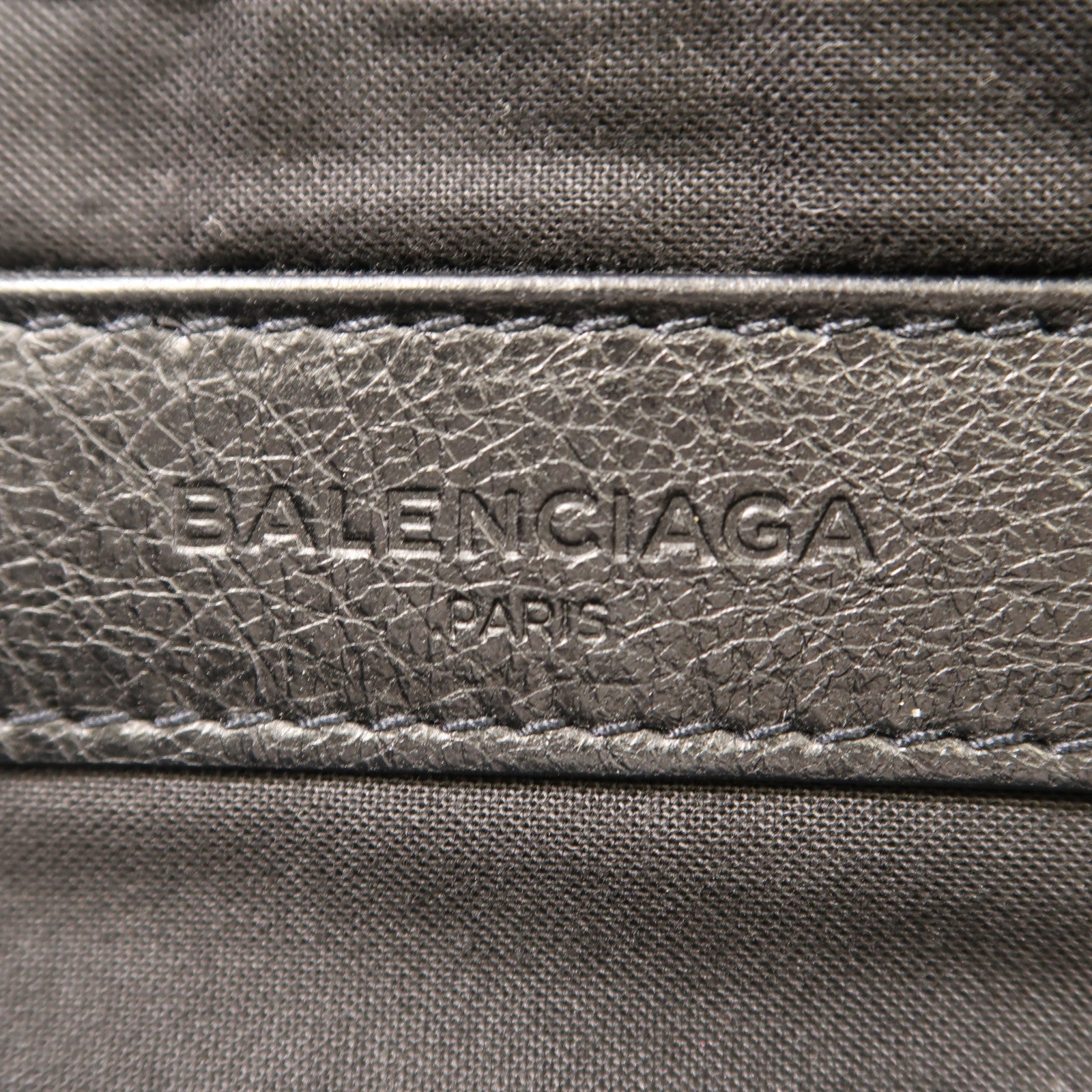 BALENCIAGA 牛皮皮革Pouch銀扣手拿包