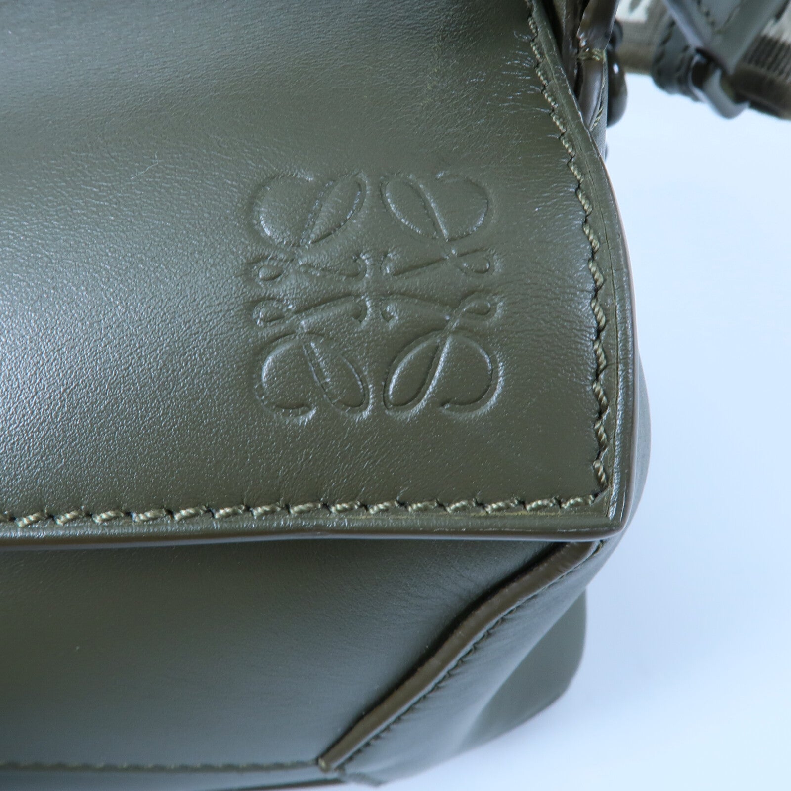LOEWE 牛皮皮革Edge Puzzle Small手挽肩背兩用袋