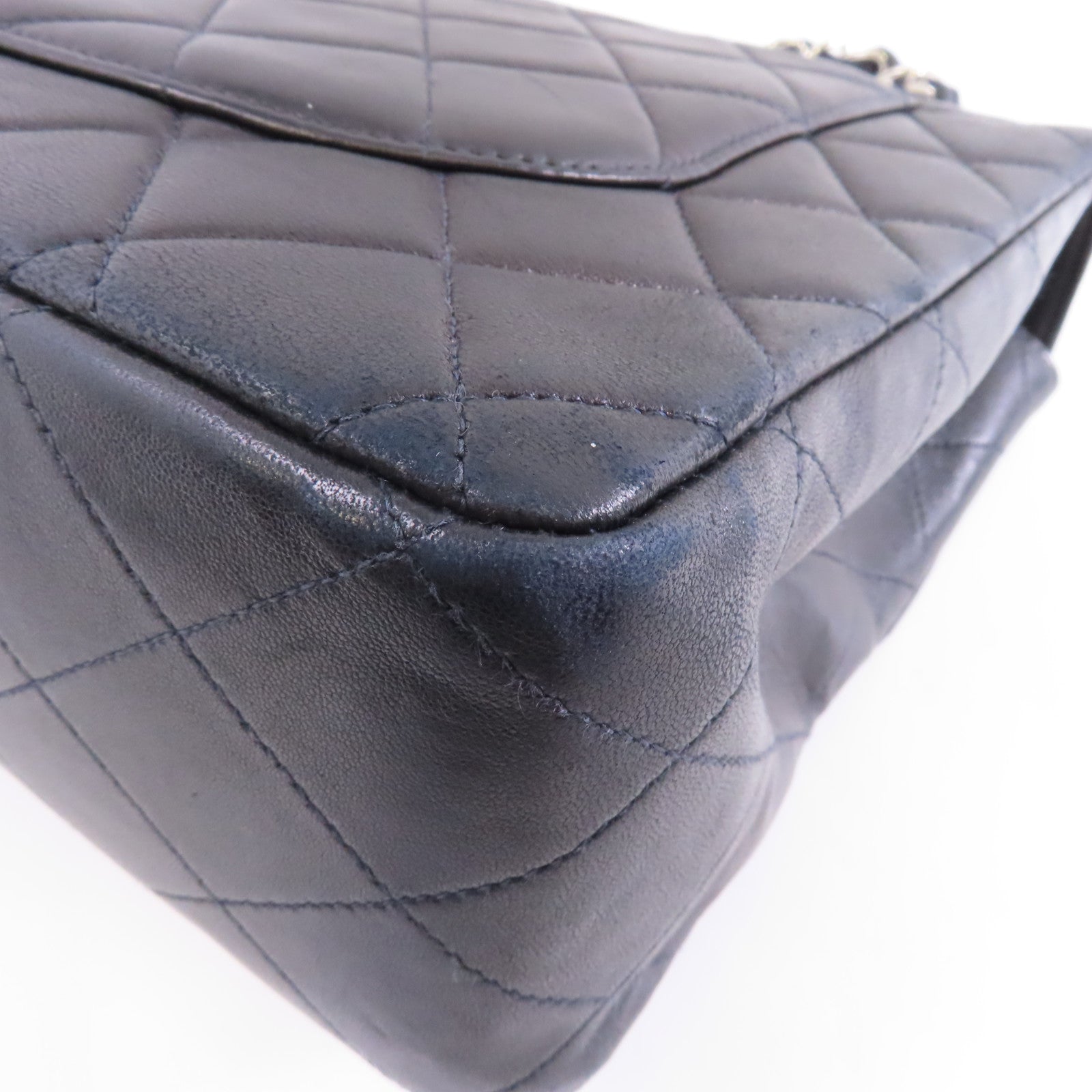 CHANEL 菱格牛皮皮革Classic Bag銀扣鏈帶肩背袋黑色