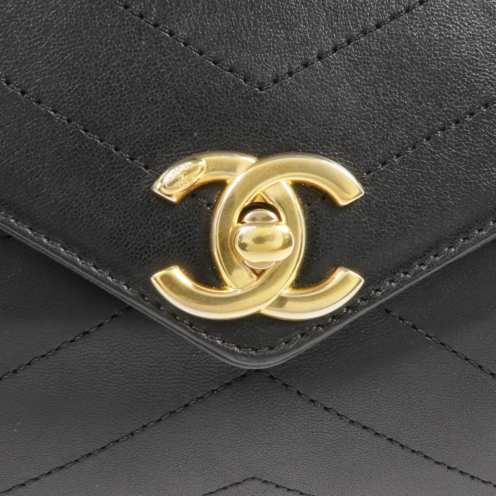 CHANEL 皮革Chain Shoulder金扣鏈帶肩背袋