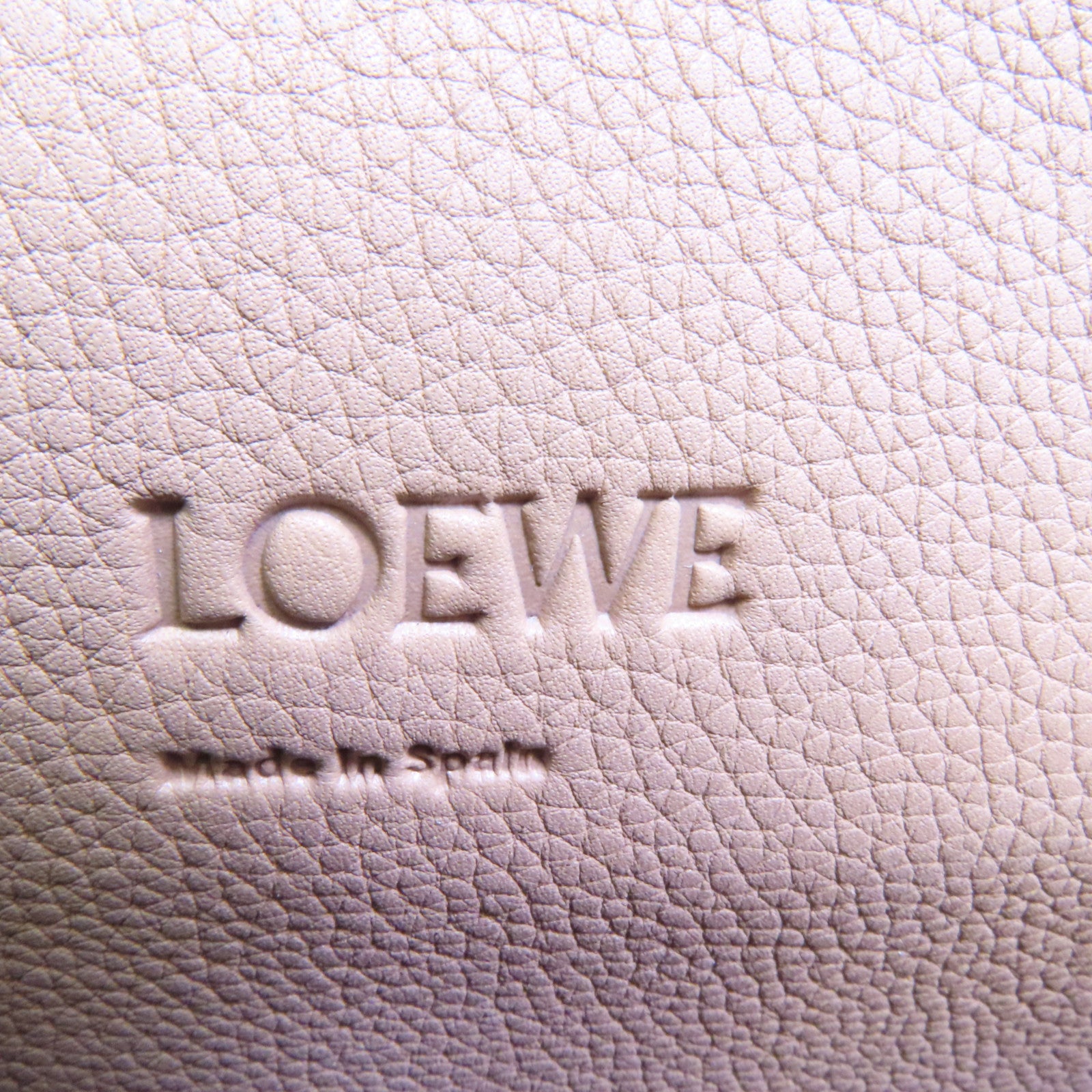 LOEWE 牛皮皮革Barcelona肩背袋