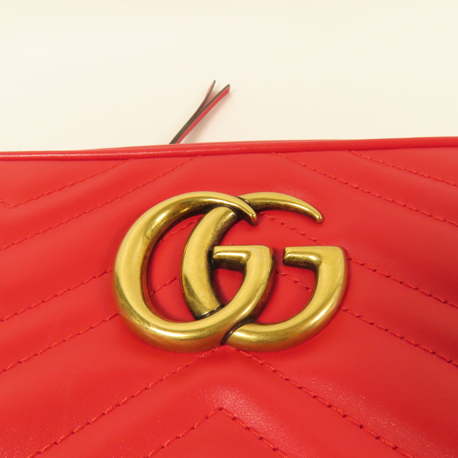 GUCCI 【激減優惠】牛皮皮革GG Marmont金扣肩背袋