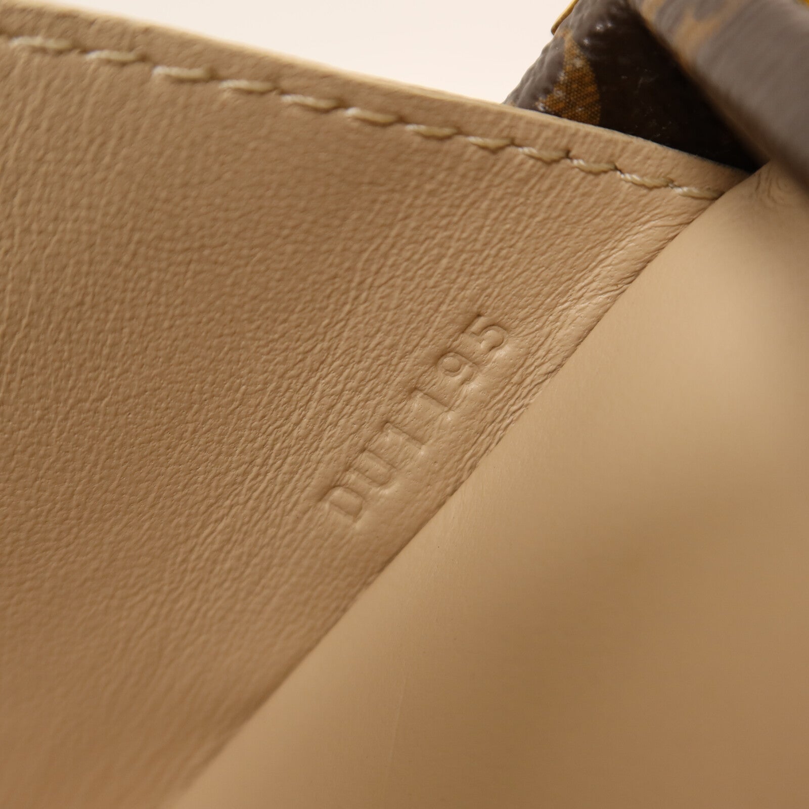 LOUIS VUITTON Monogram Petite Malle金扣肩背袋