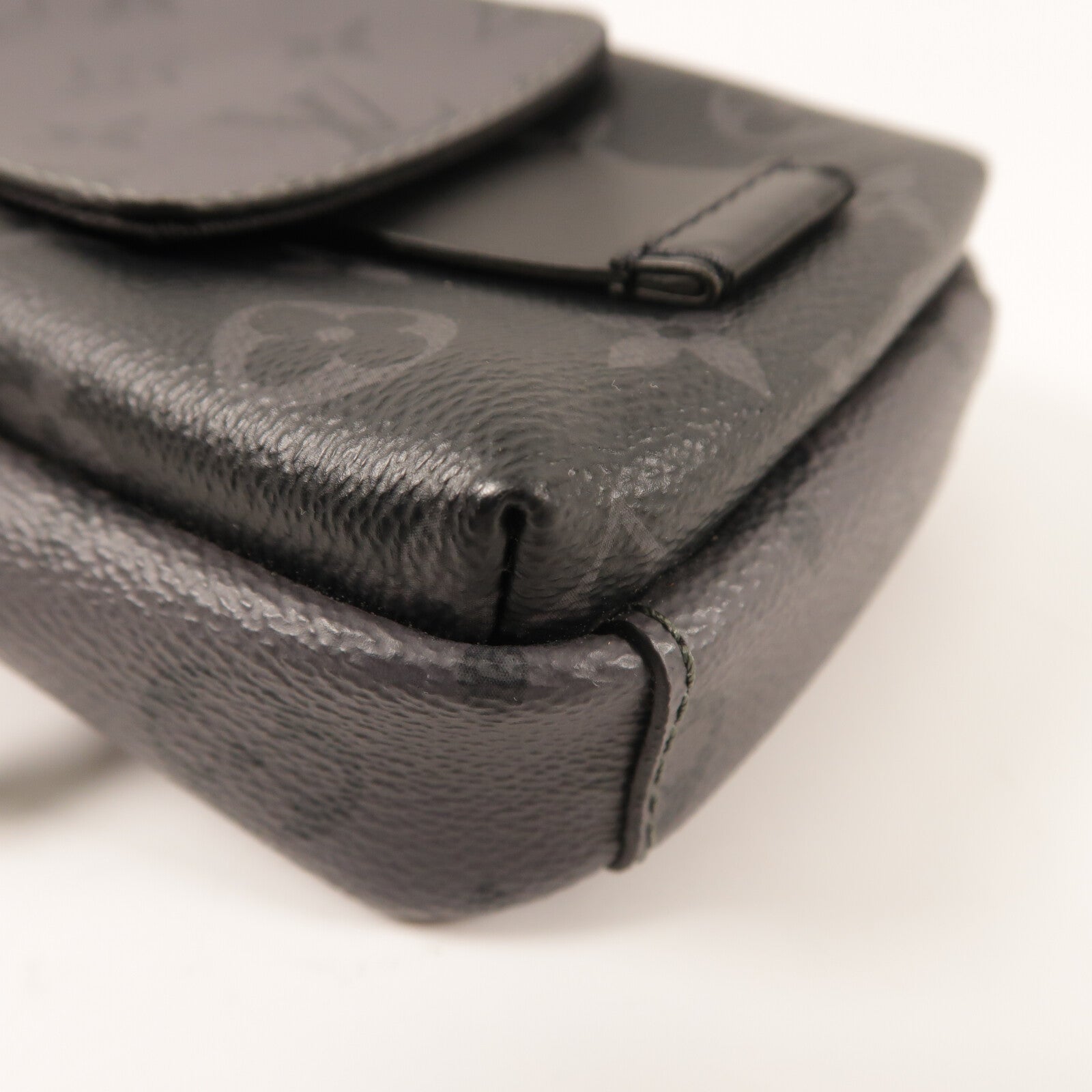 LOUIS VUITTON Monogram Eclipse Double Phone Pouch銀扣肩背袋