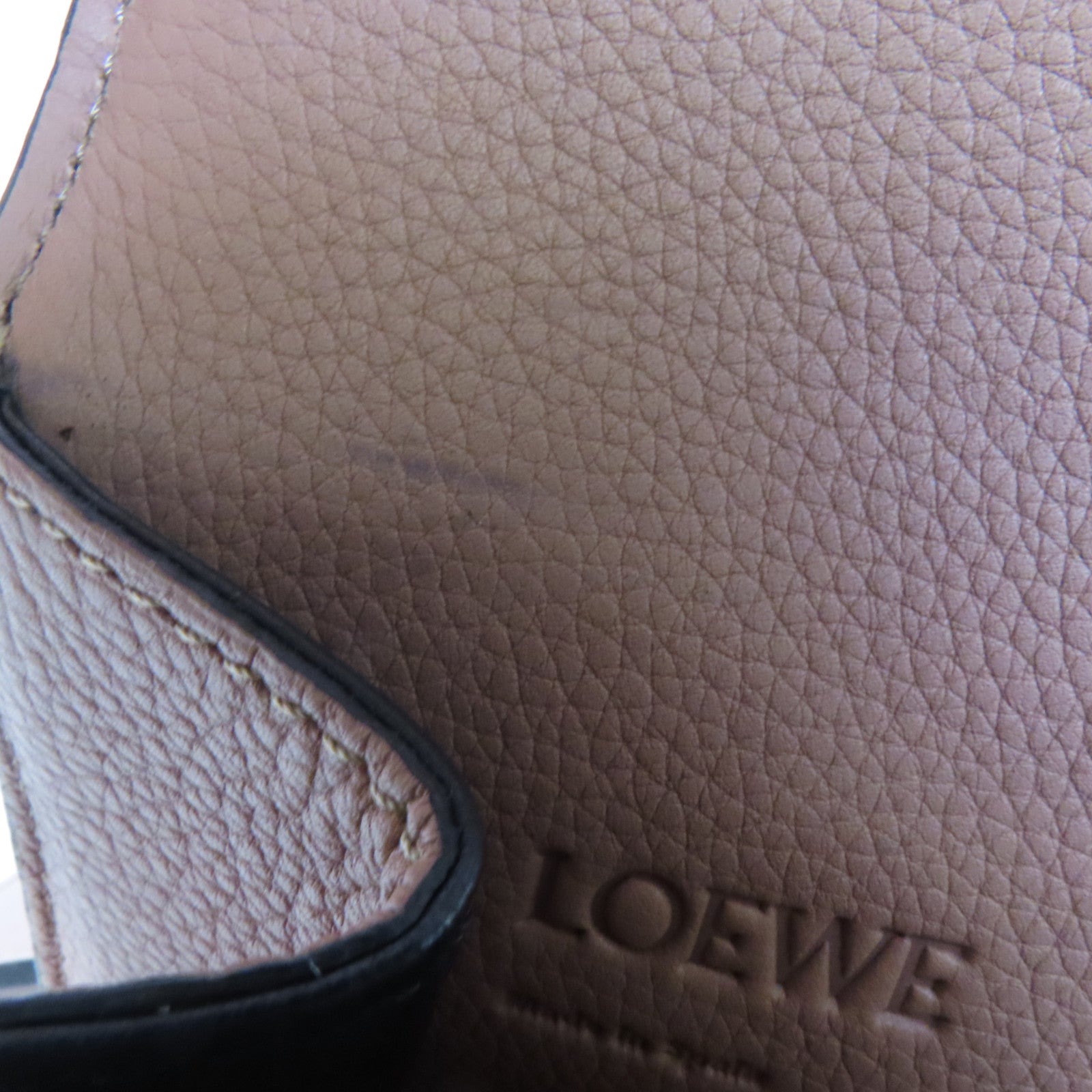 LOEWE 牛皮皮革Barcelona肩背袋