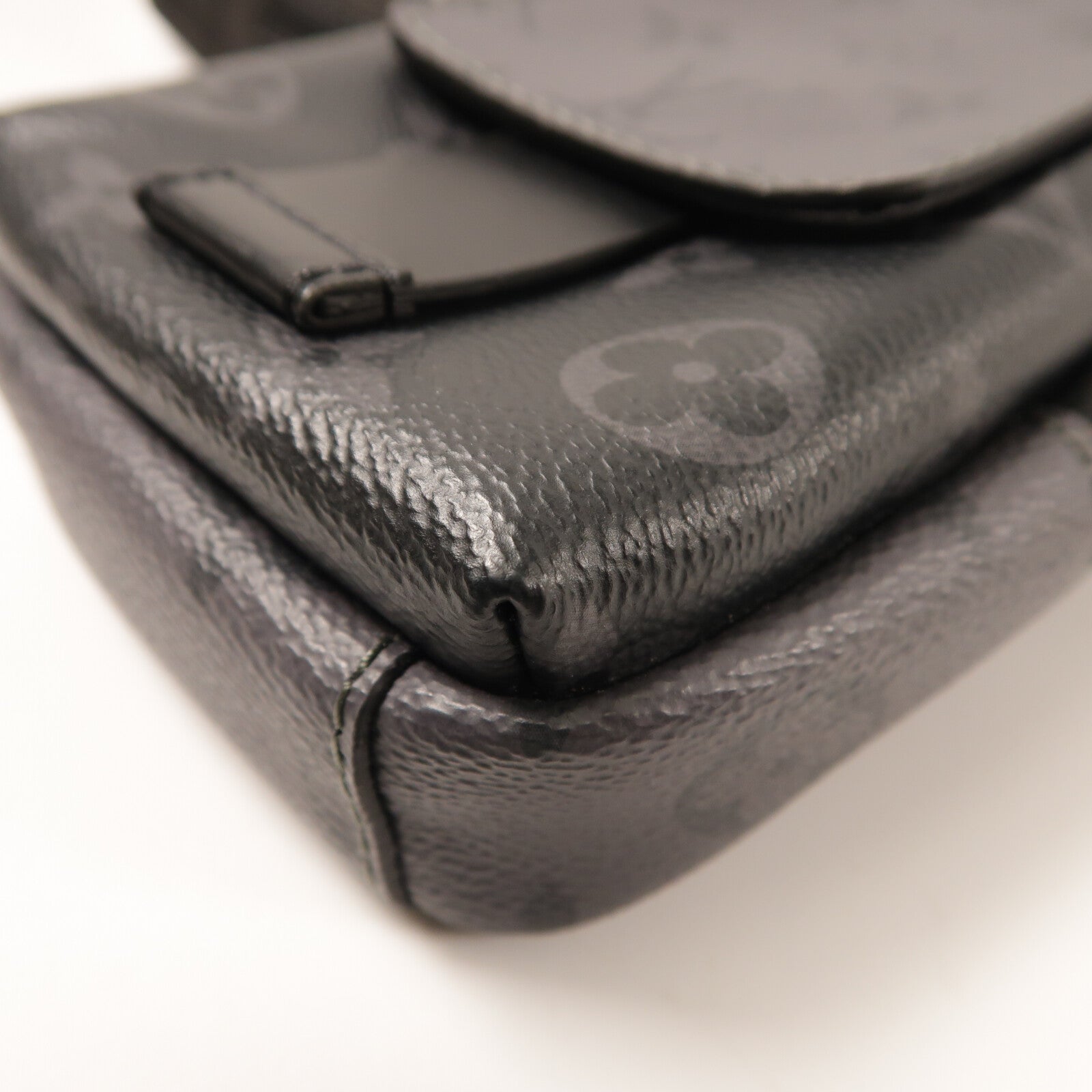 LOUIS VUITTON Monogram Eclipse Double Phone Pouch銀扣肩背袋