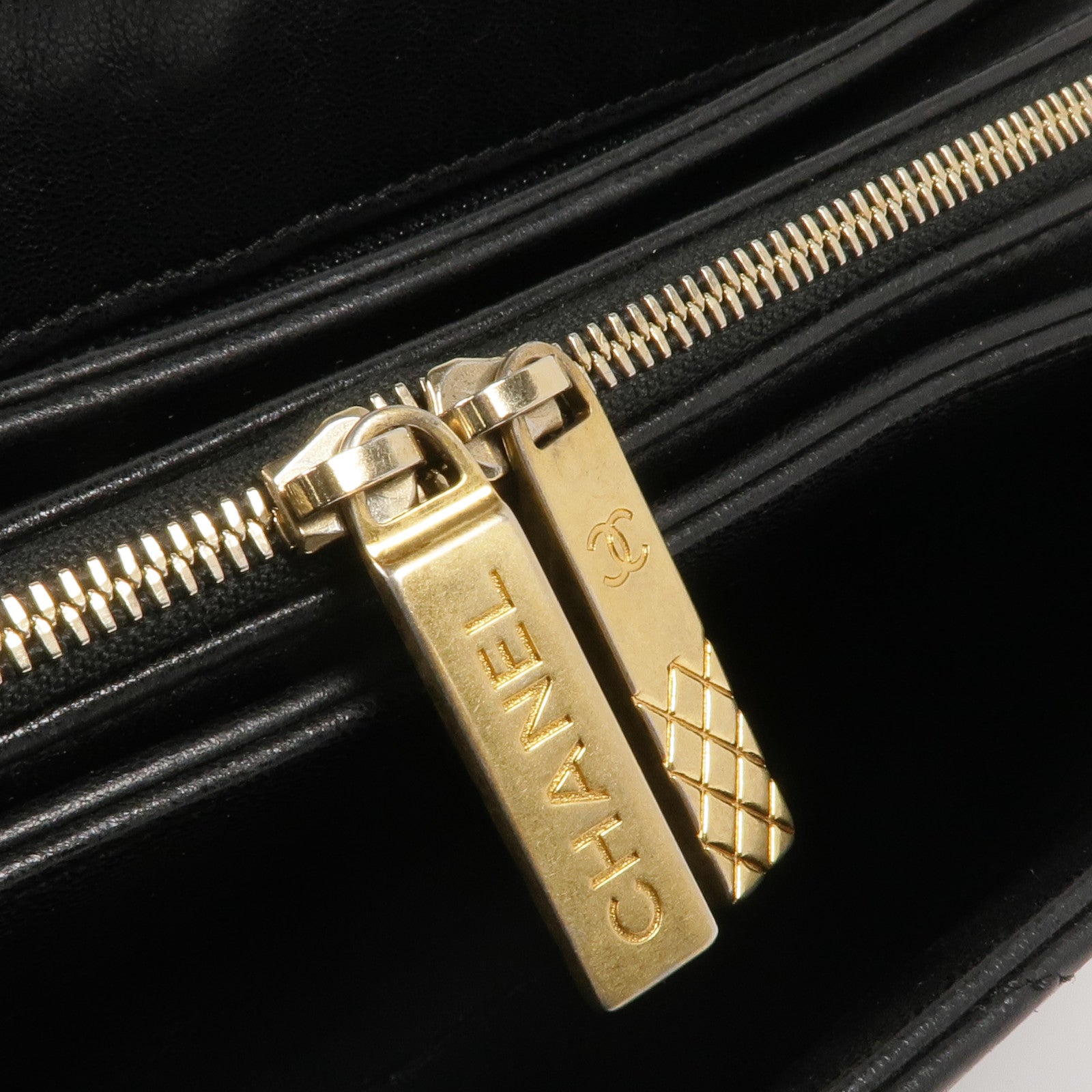 CHANEL 皮革Chain Shoulder金扣鏈帶肩背袋