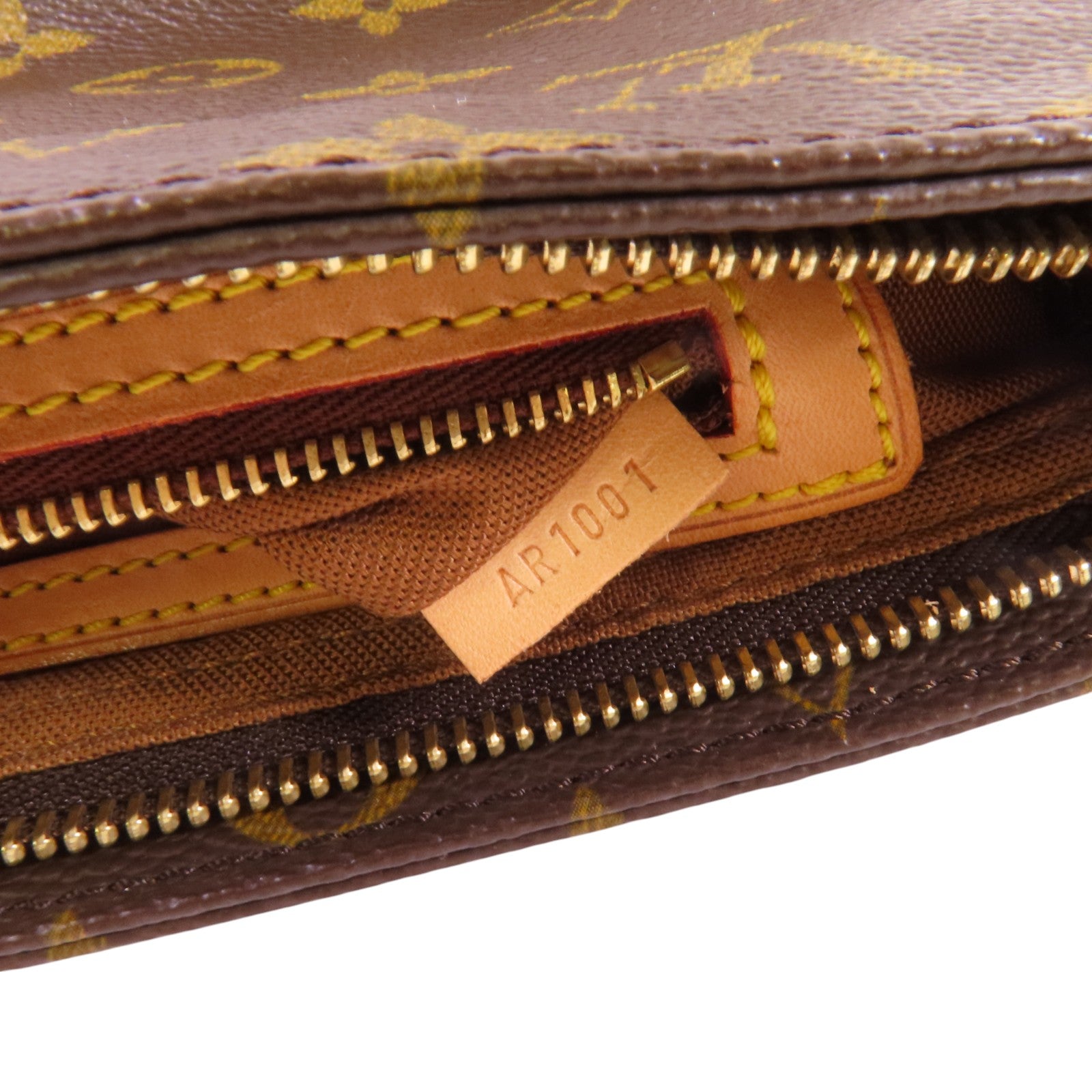 LOUIS VUITTON Monogram Trotteur金扣肩背袋