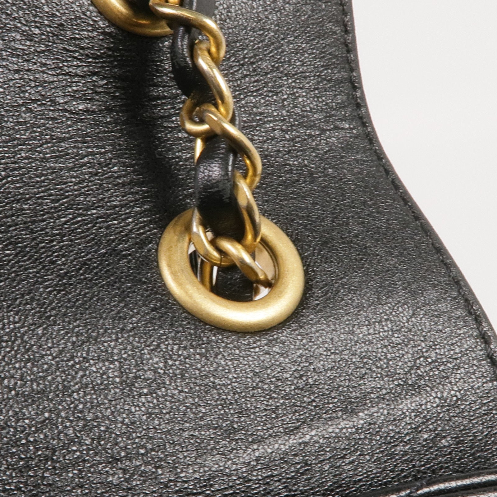 CHANEL 皮革Chain Shoulder金扣鏈帶肩背袋