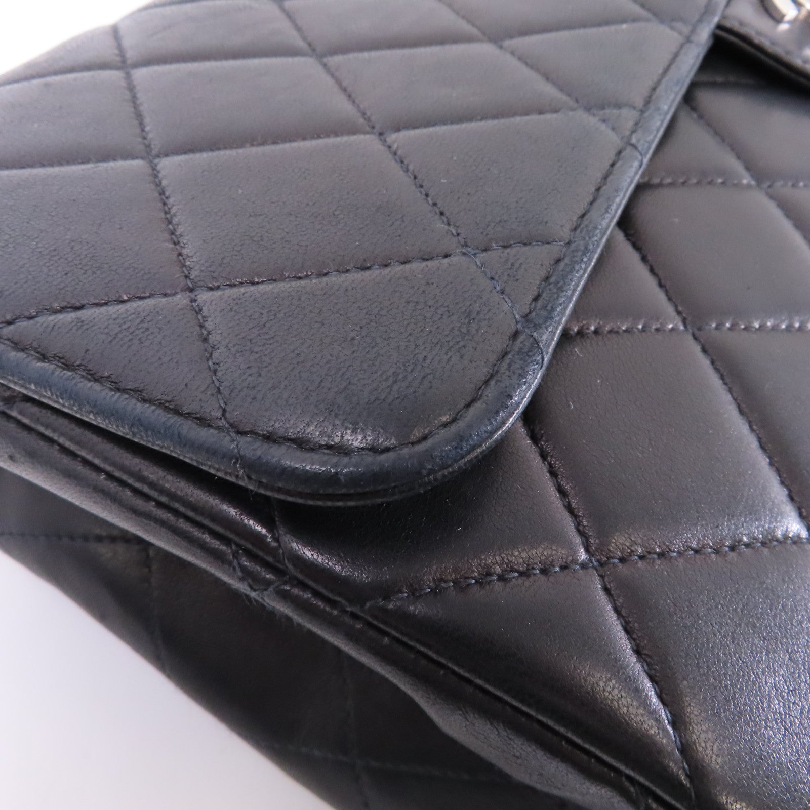 CHANEL 菱格牛皮皮革Classic Bag銀扣鏈帶肩背袋黑色