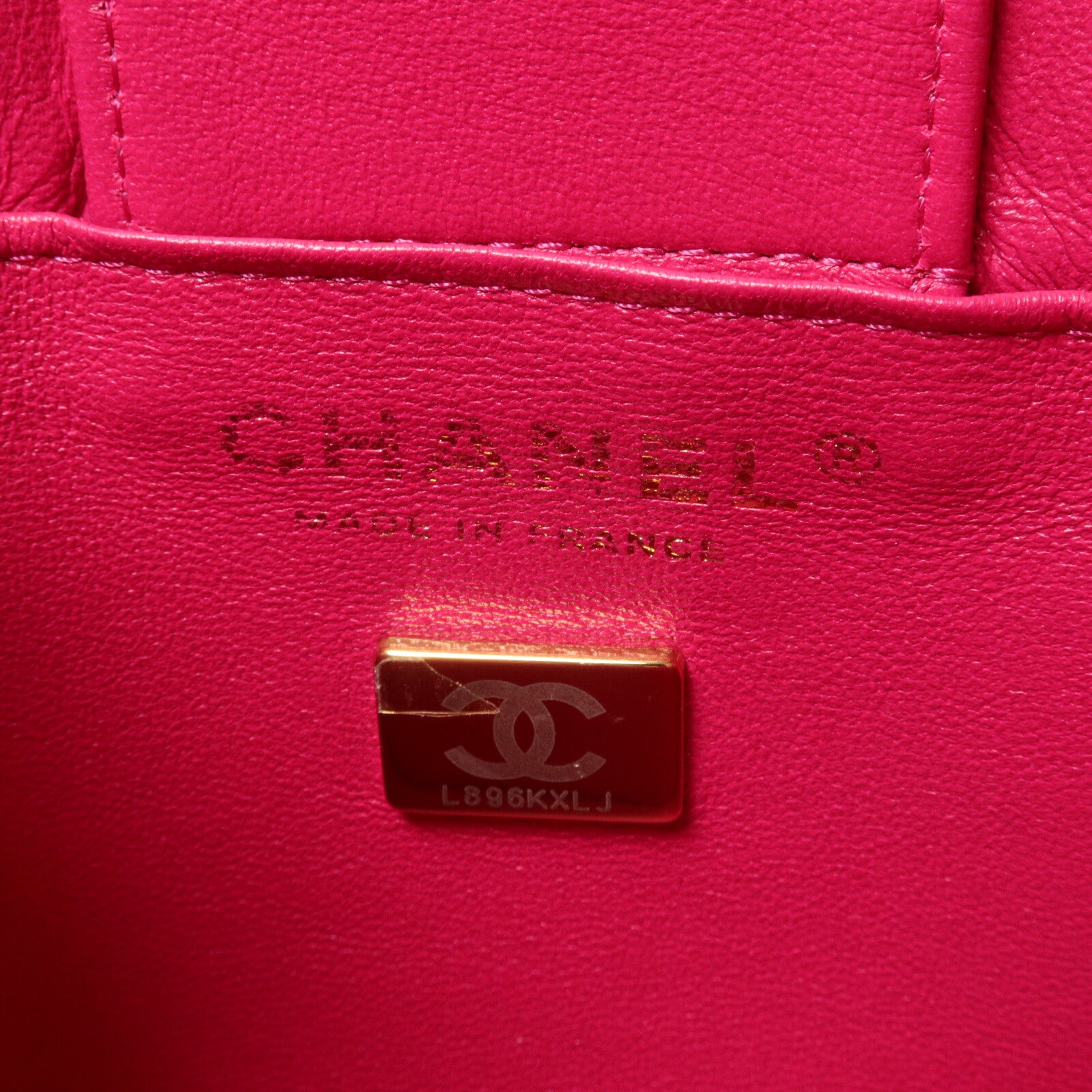 CHANEL 牛皮皮革Bucket Bag鏈帶肩背袋