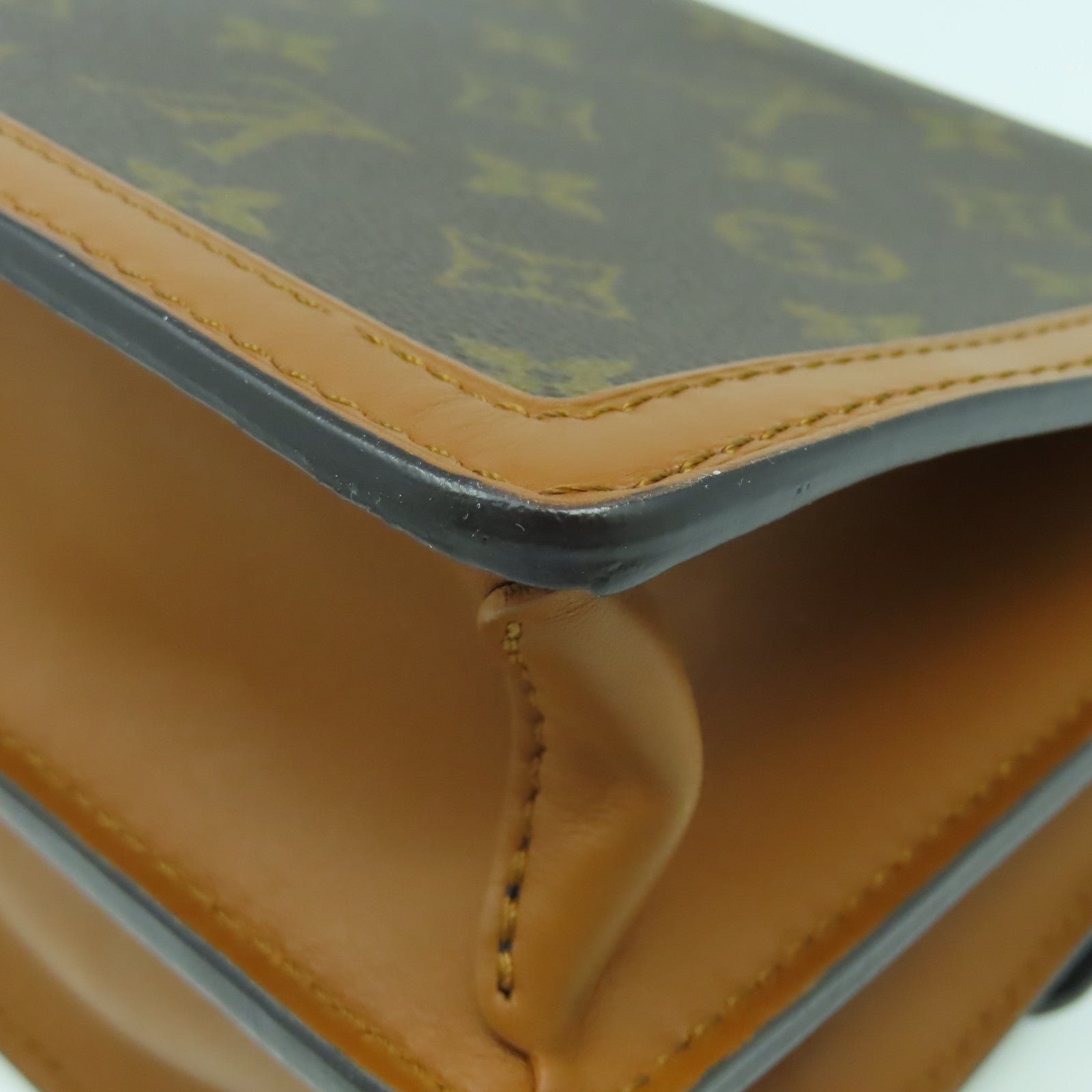 LOUIS VUITTON Monogram Reverse Dauphine MM金扣肩背袋啡色