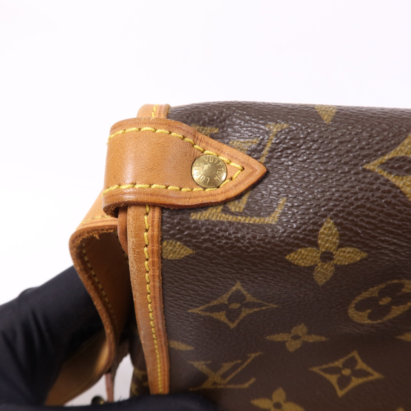 LOUIS VUITTON Monogram Saumur 30金扣肩背袋