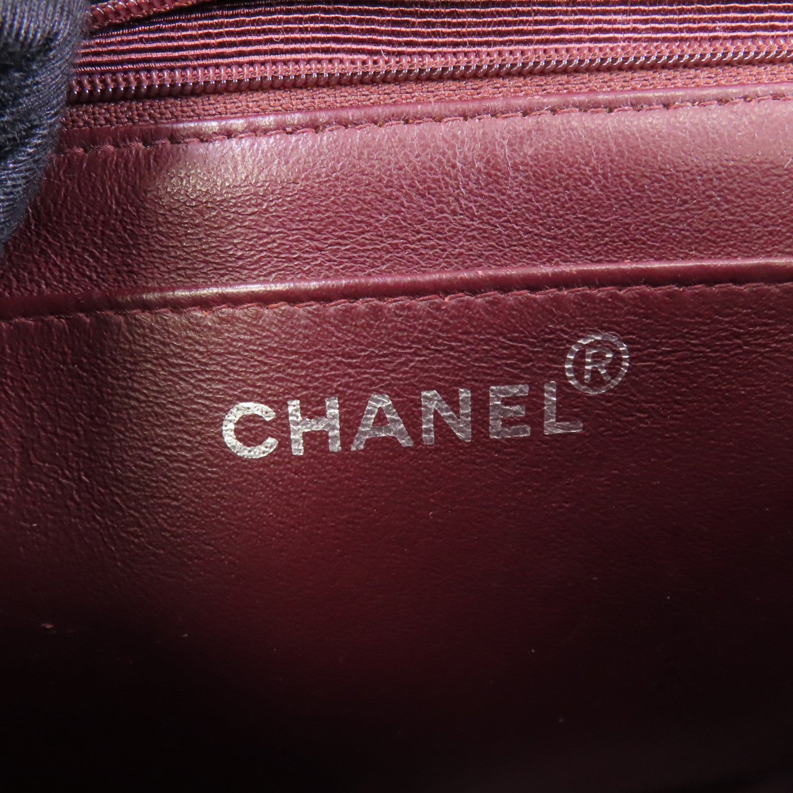 CHANEL 菱格牛皮皮革Classic Bag銀扣鏈帶肩背袋黑色