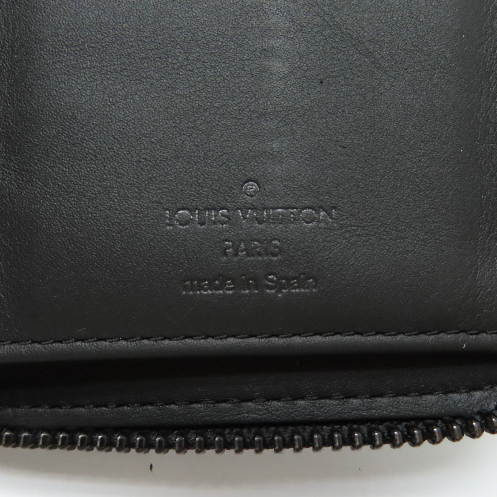 LOUIS VUITTON Monogram Shadow Zippy Vertical長錢包黑色