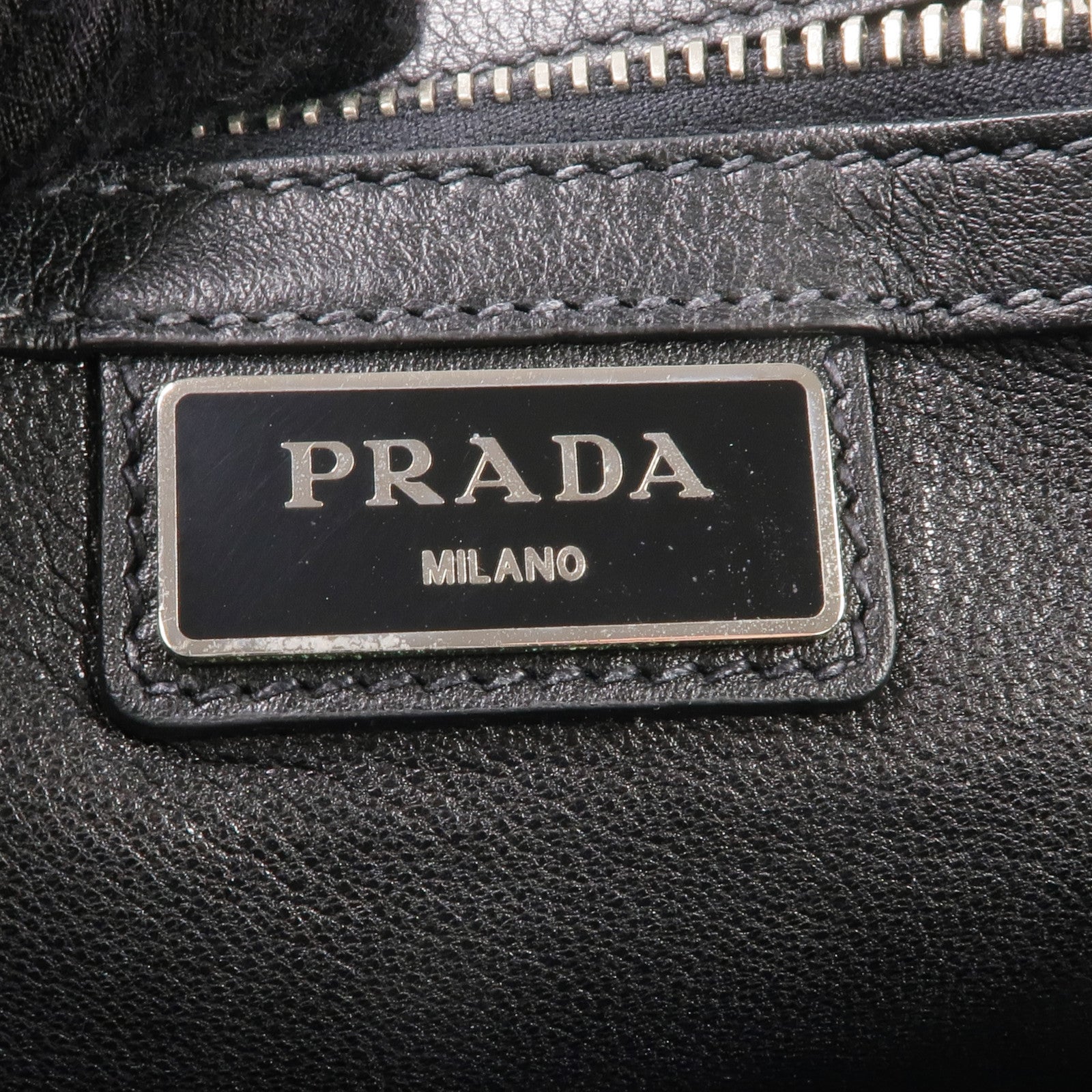PRADA 牛皮皮革Clutch Bag銀扣手拿包