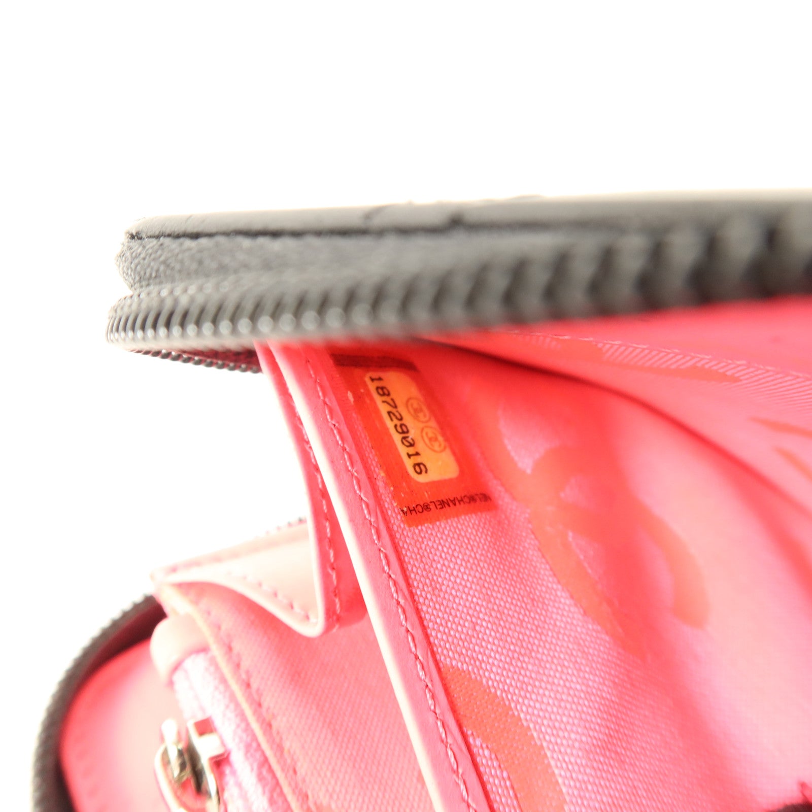 CHANEL 牛皮皮革Cambon Long Round Wallet銀扣長錢包