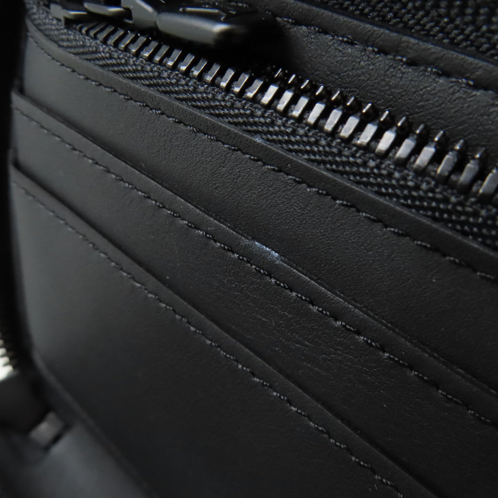 LOUIS VUITTON Monogram Shadow Zippy Vertical長錢包黑色