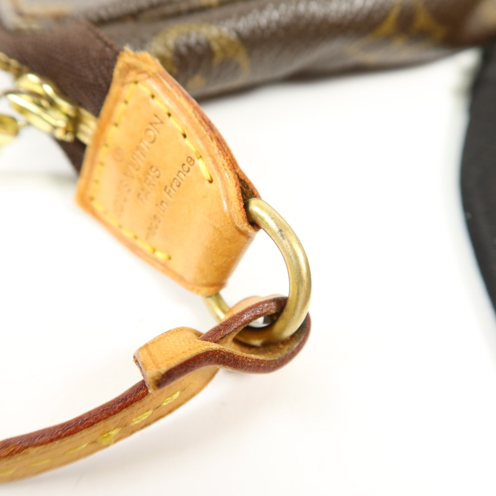 LOUIS VUITTON Monogram Pochette Accessoires金扣手挽袋棕色