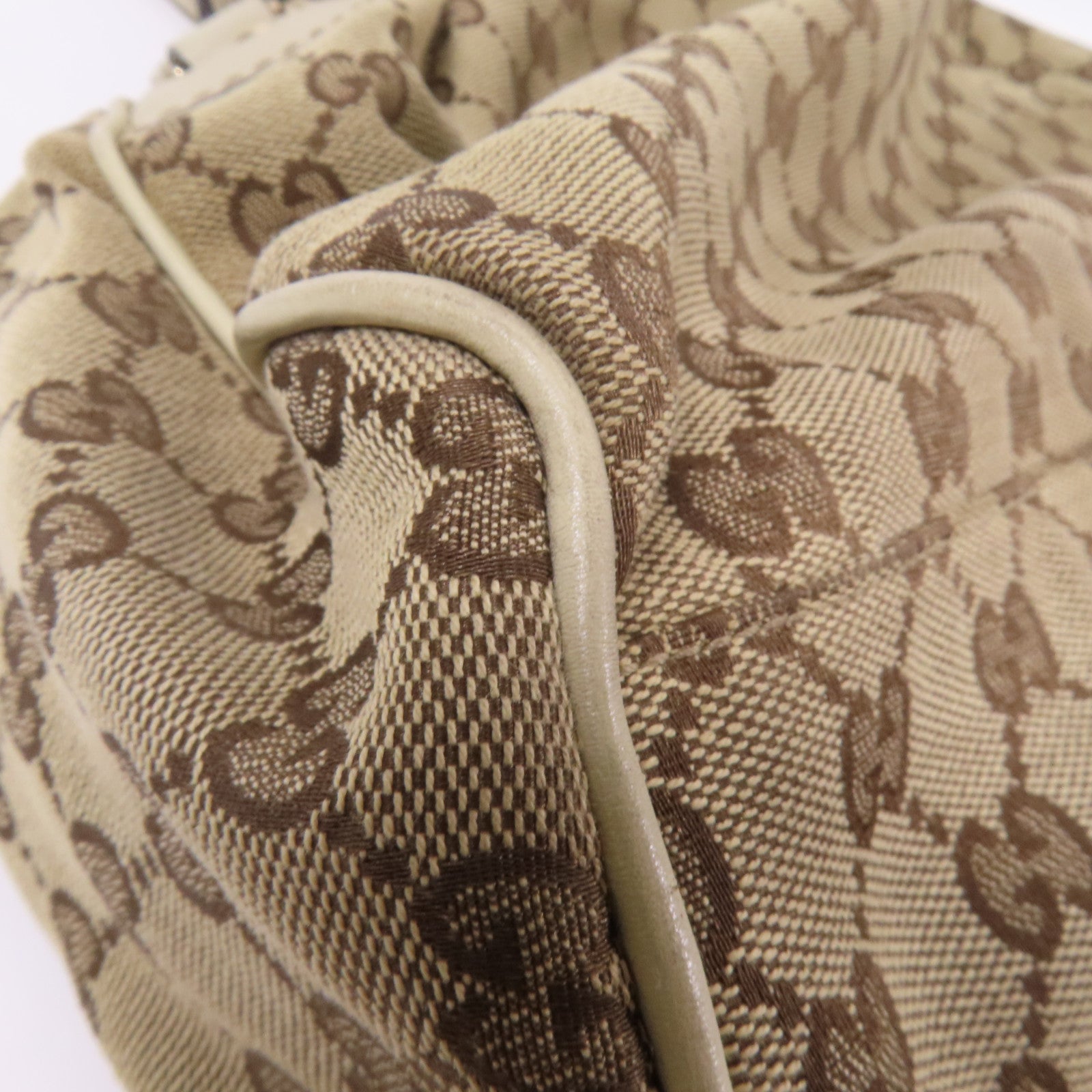 GUCCI 帆布Sukey金扣肩背袋