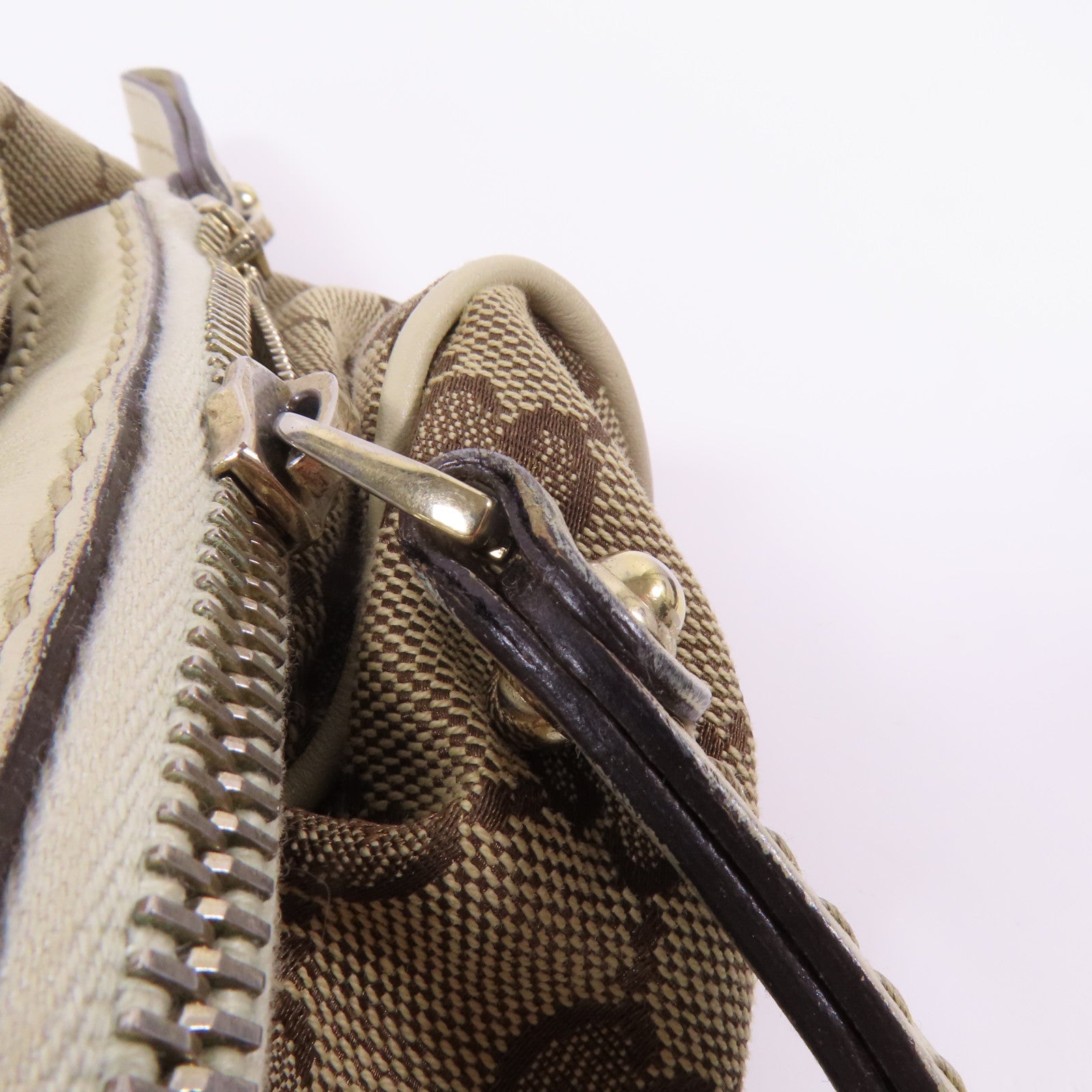 GUCCI 帆布Sukey金扣肩背袋