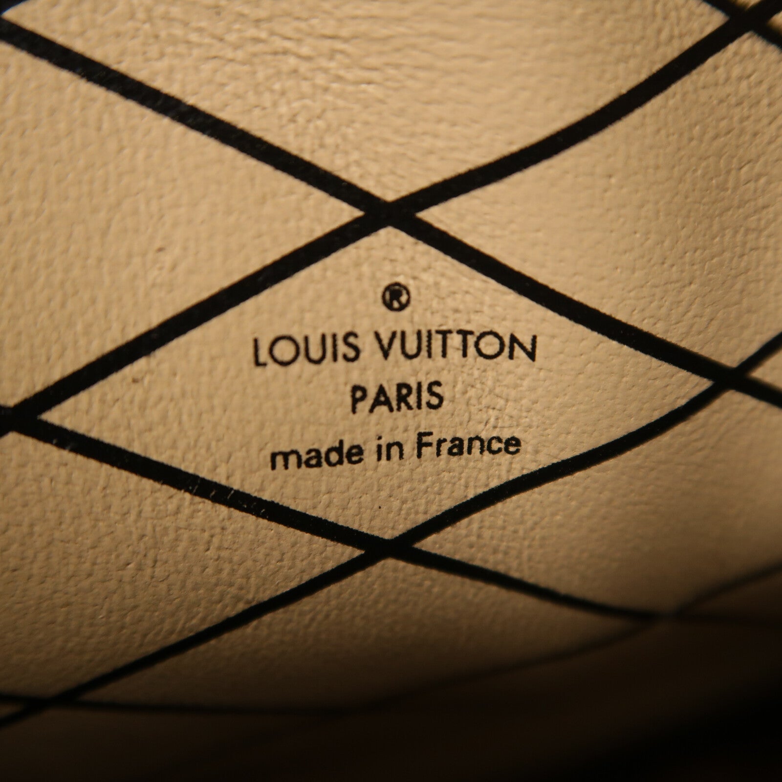 LOUIS VUITTON Monogram Reverse Trunk Clutch金扣肩背袋棕色