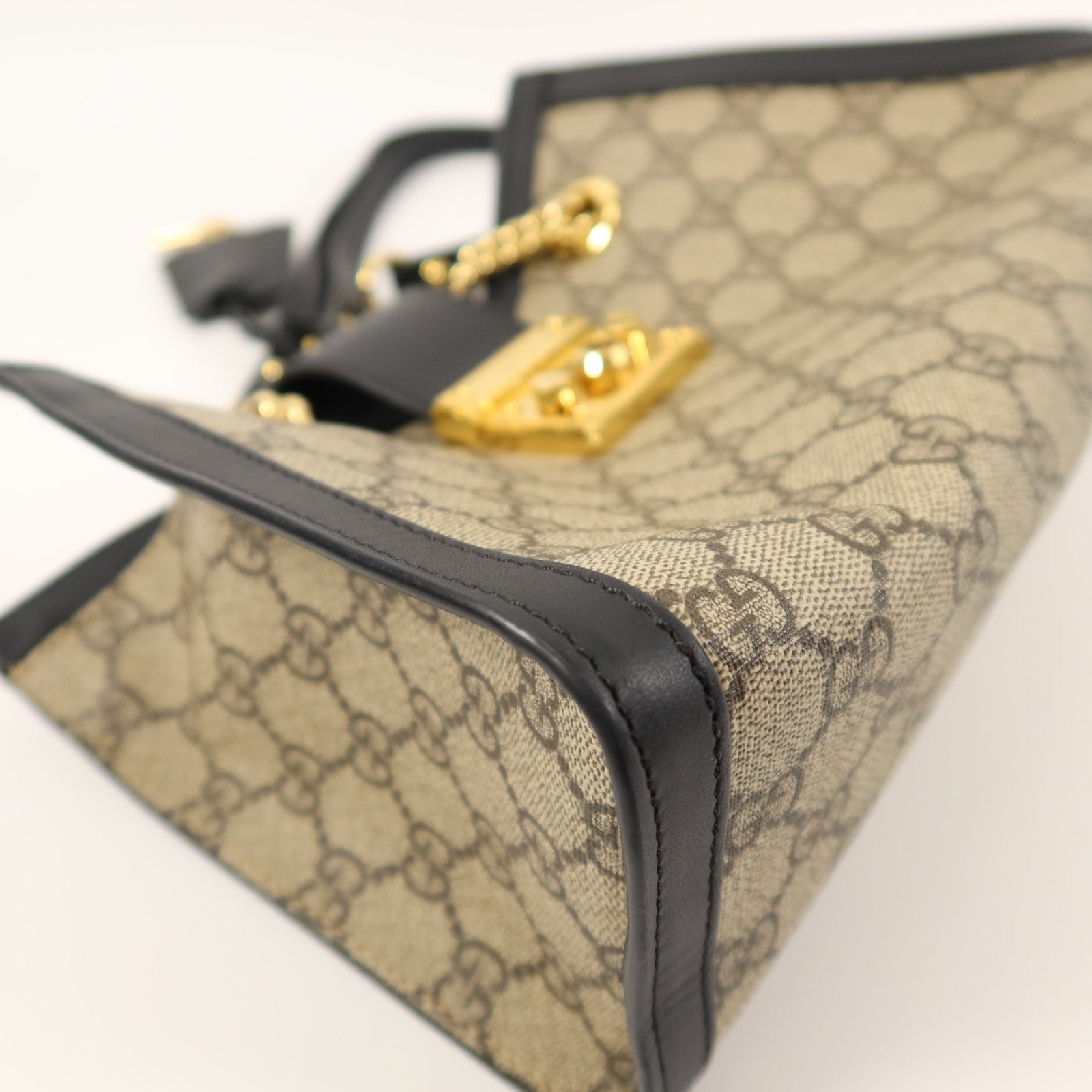 GUCCI 塗層帆布Padlock Small鏈帶肩背袋