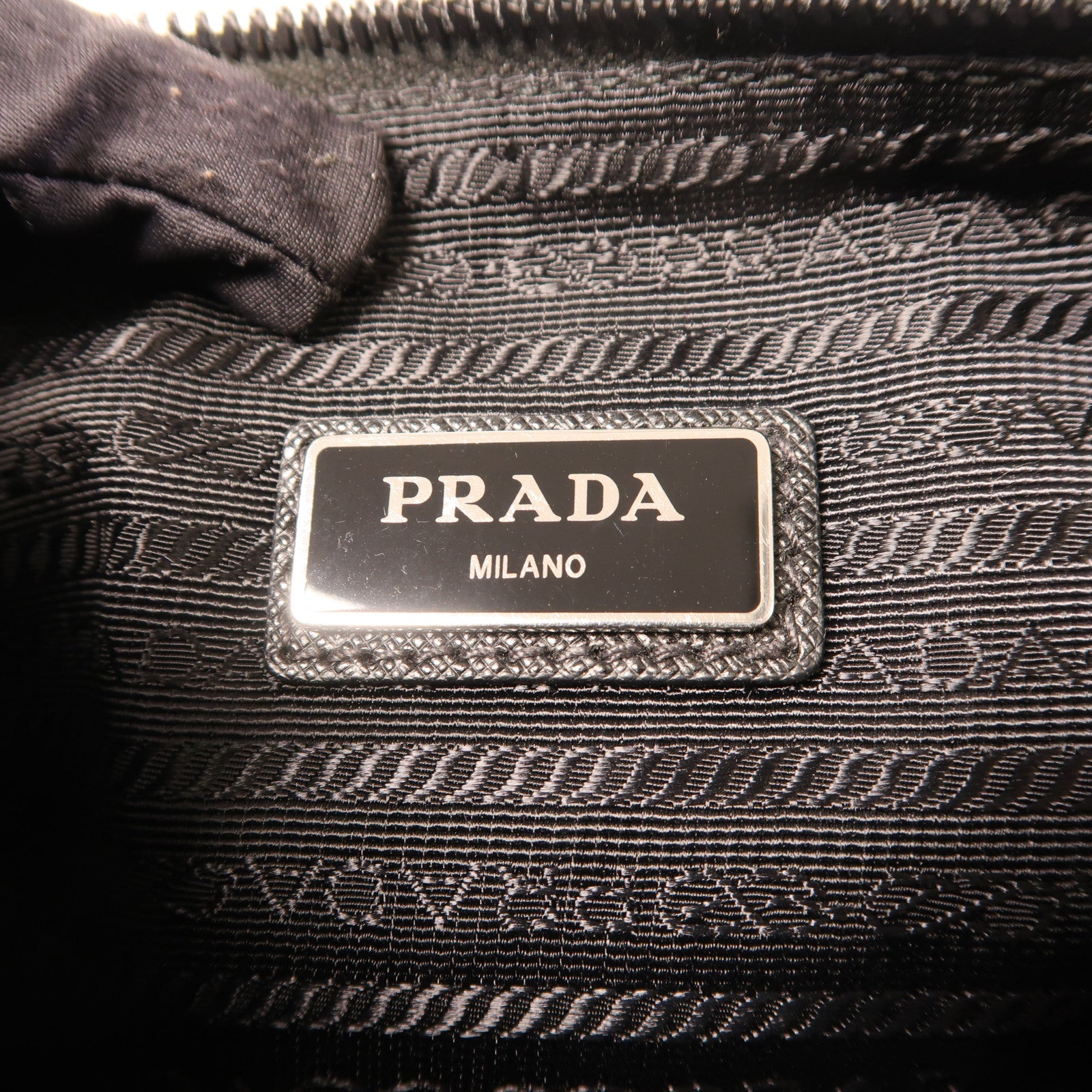 PRADA 尼龍Shoulder Bag銀扣肩背袋