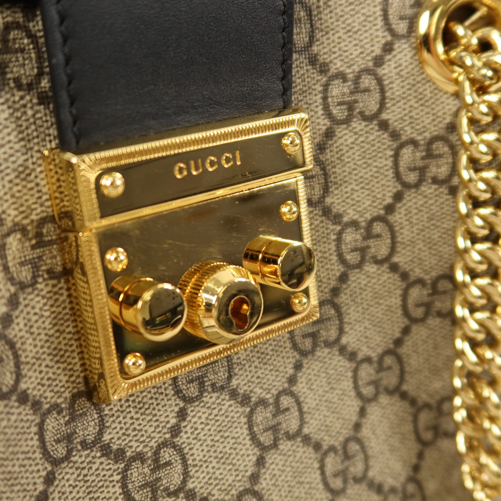 GUCCI 塗層帆布Padlock Small鏈帶肩背袋