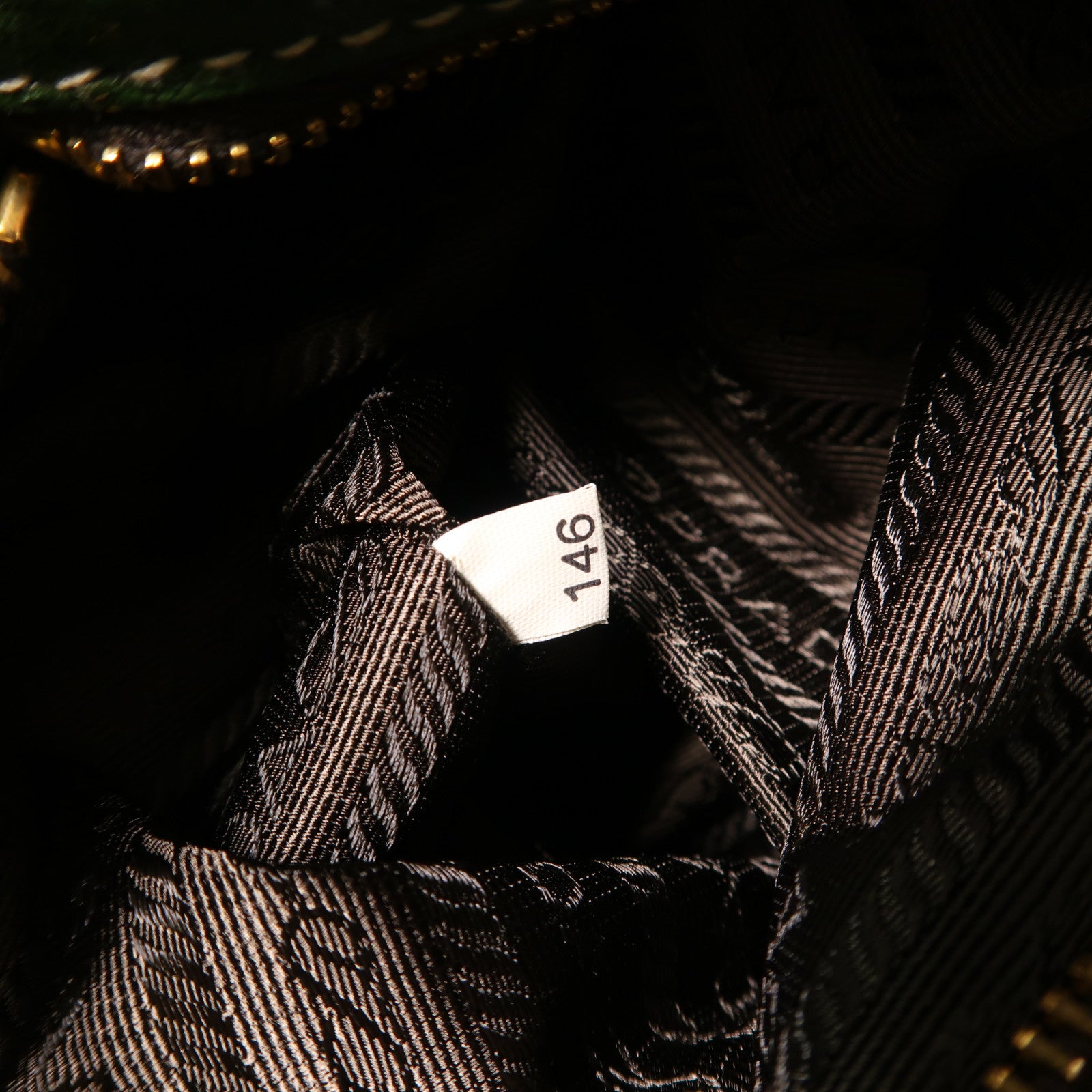PRADA 牛皮皮革Tote Bag金扣手挽袋
