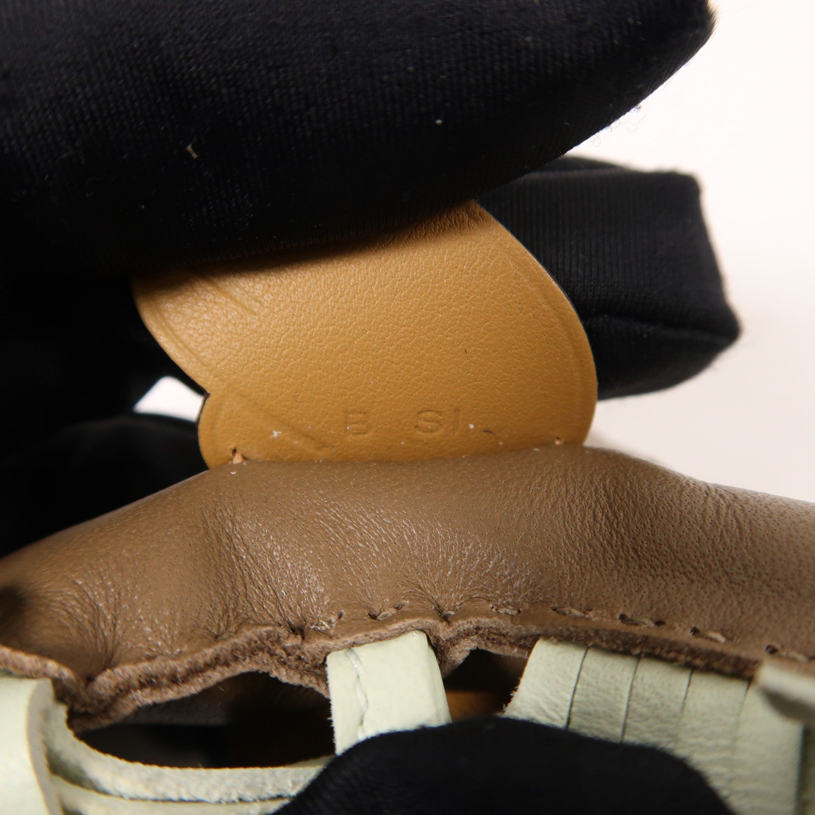 HERMES Milo/Swift皮革Rodeo Pegase PM掛飾Etoupe/Biscuit