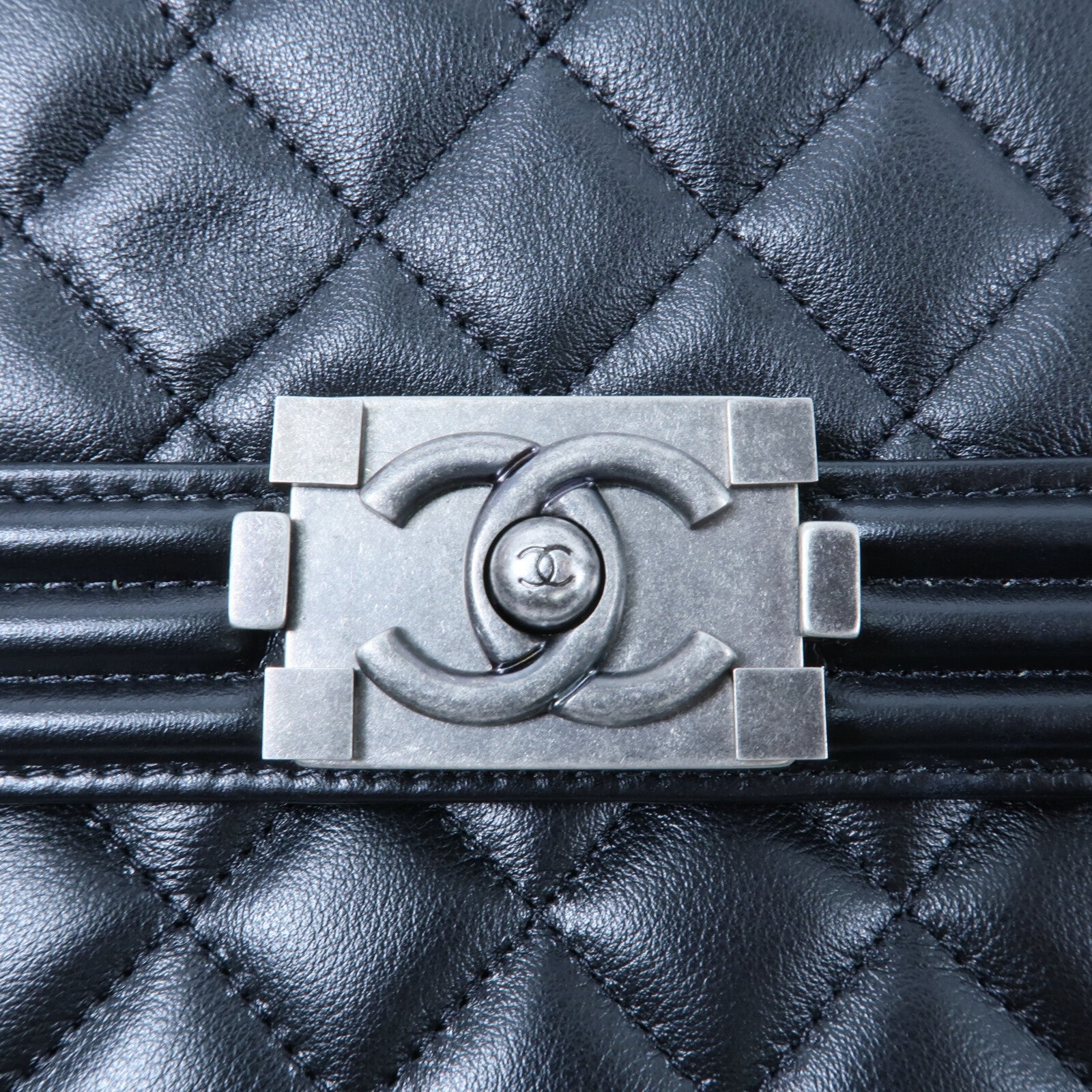 CHANEL 牛皮皮革North South Boy鏈帶肩背袋