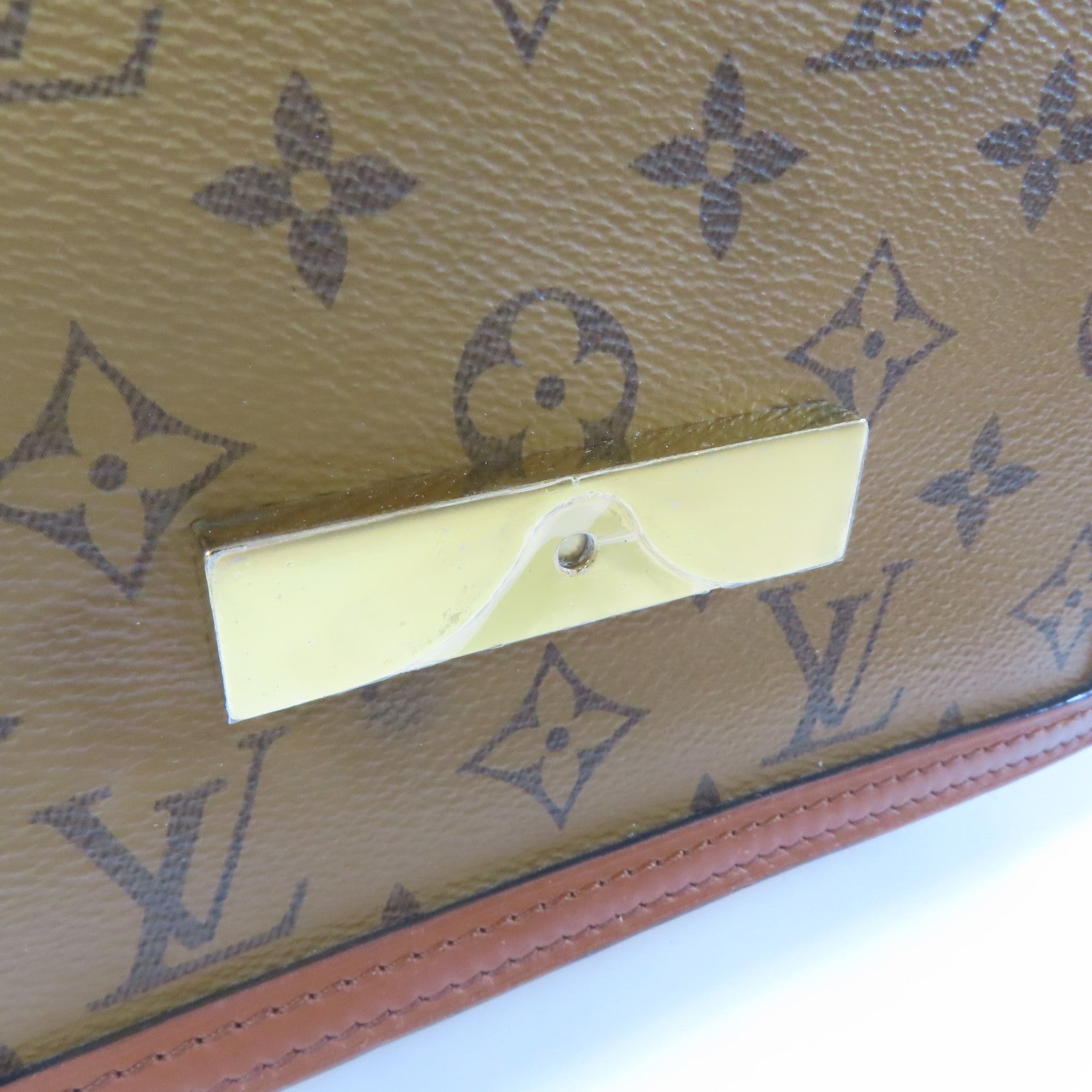 LOUIS VUITTON Monogram Reverse Dauphine金扣肩背袋啡色