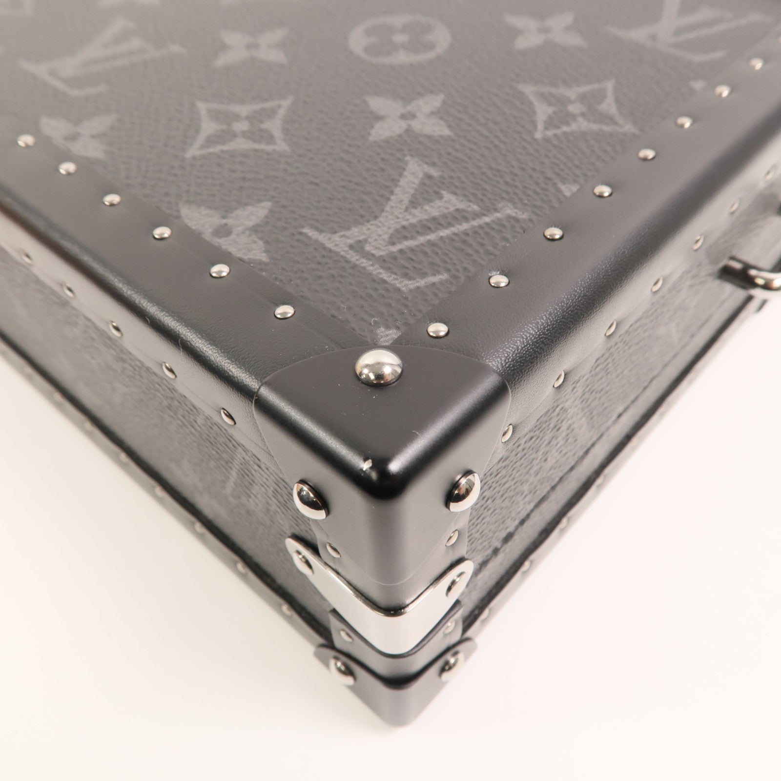 LOUIS VUITTON Monogram Eclipse Clutch Box肩背袋