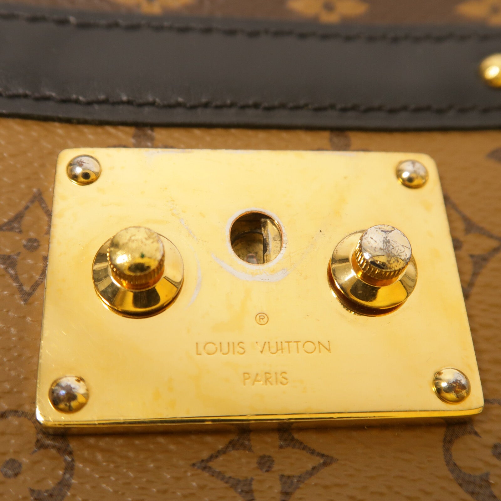 LOUIS VUITTON Monogram Reverse Trunk Clutch金扣肩背袋棕色