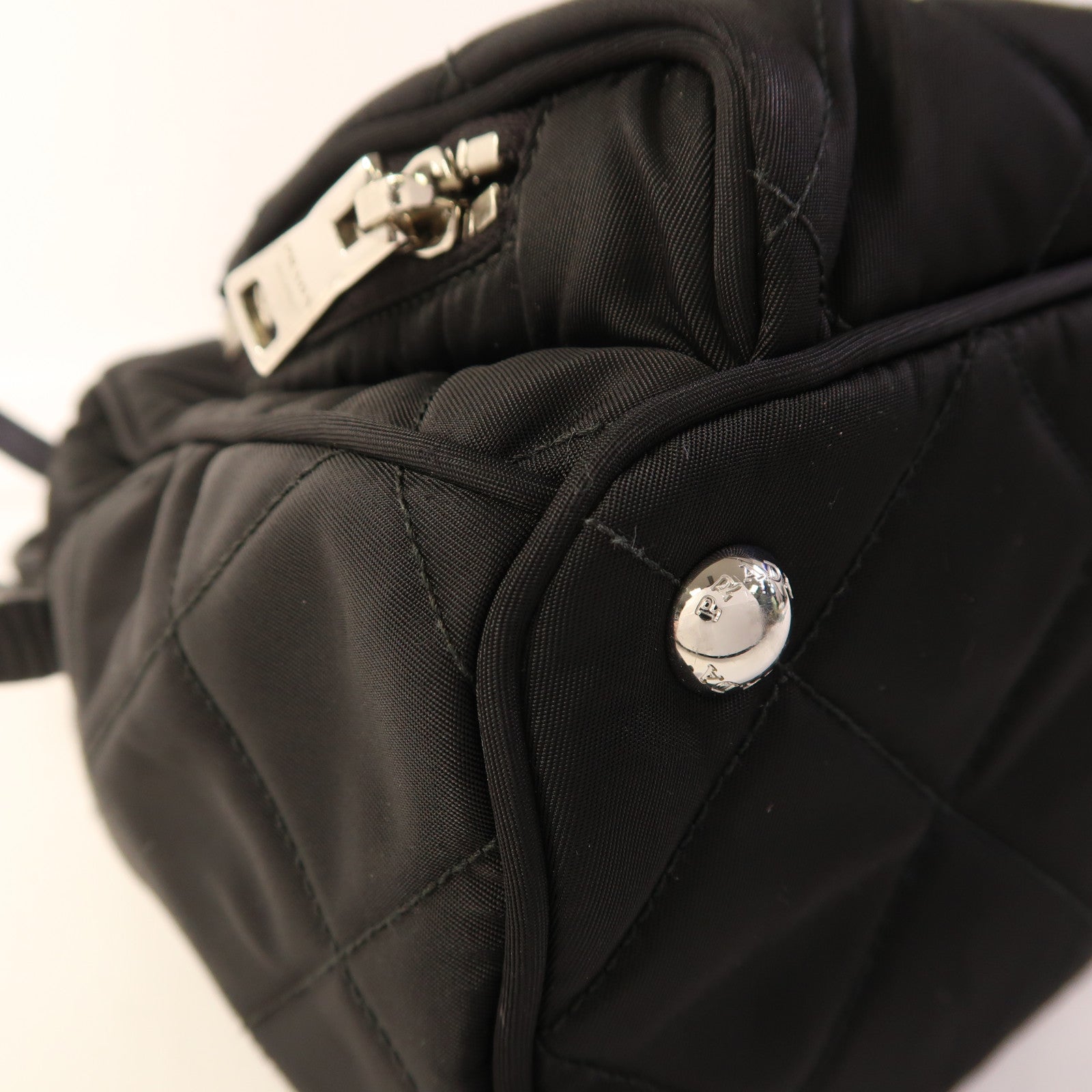 PRADA 尼龍Backpack銀扣背包