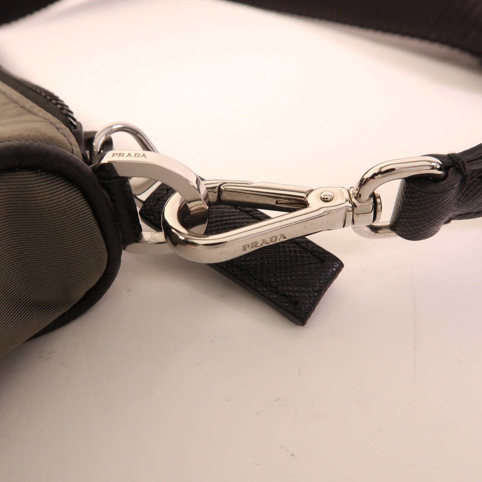 PRADA 尼龍Shoulder Bag銀扣肩背袋
