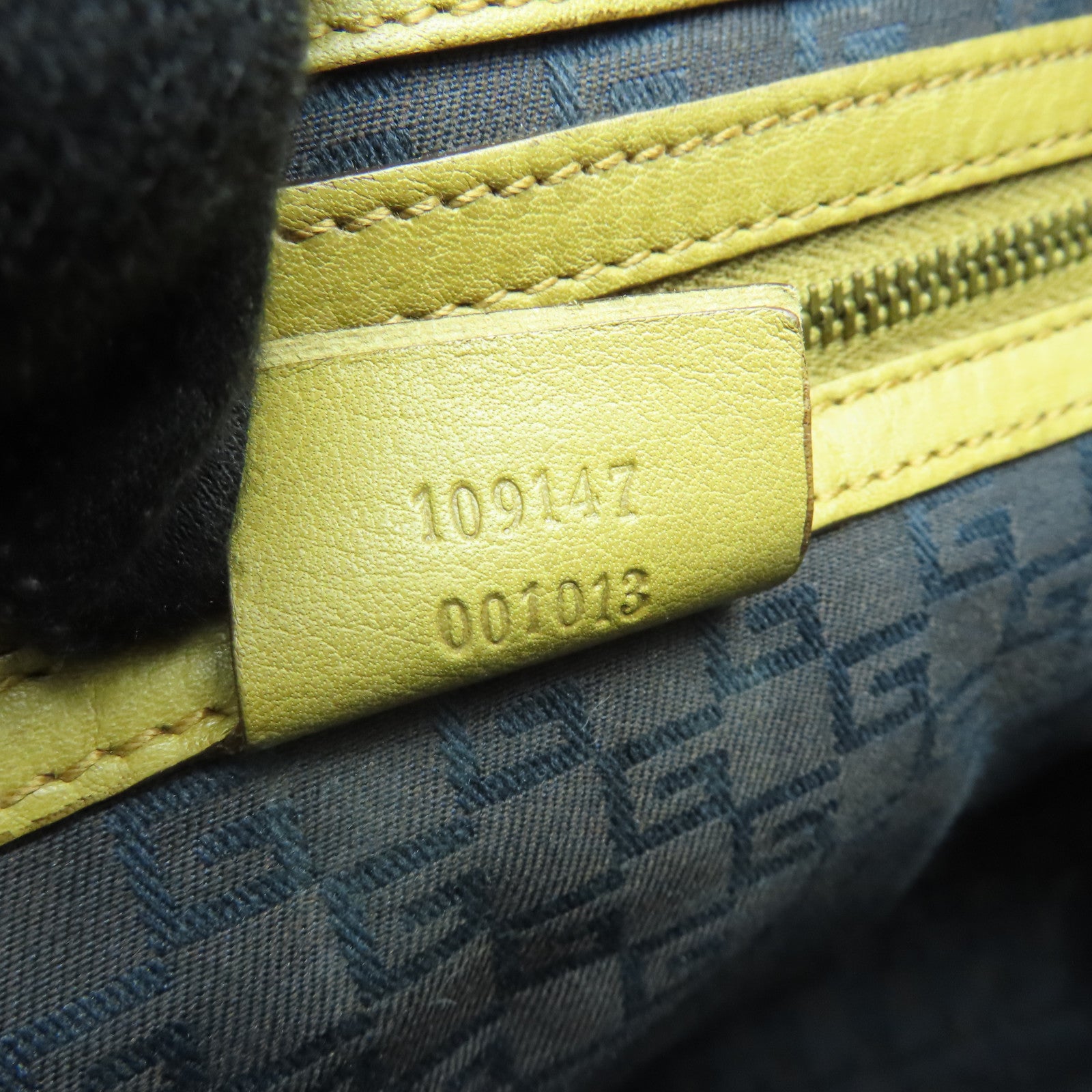 GUCCI 【清倉大減價】牛皮皮革Shoulder Bag金扣肩背袋啡色
