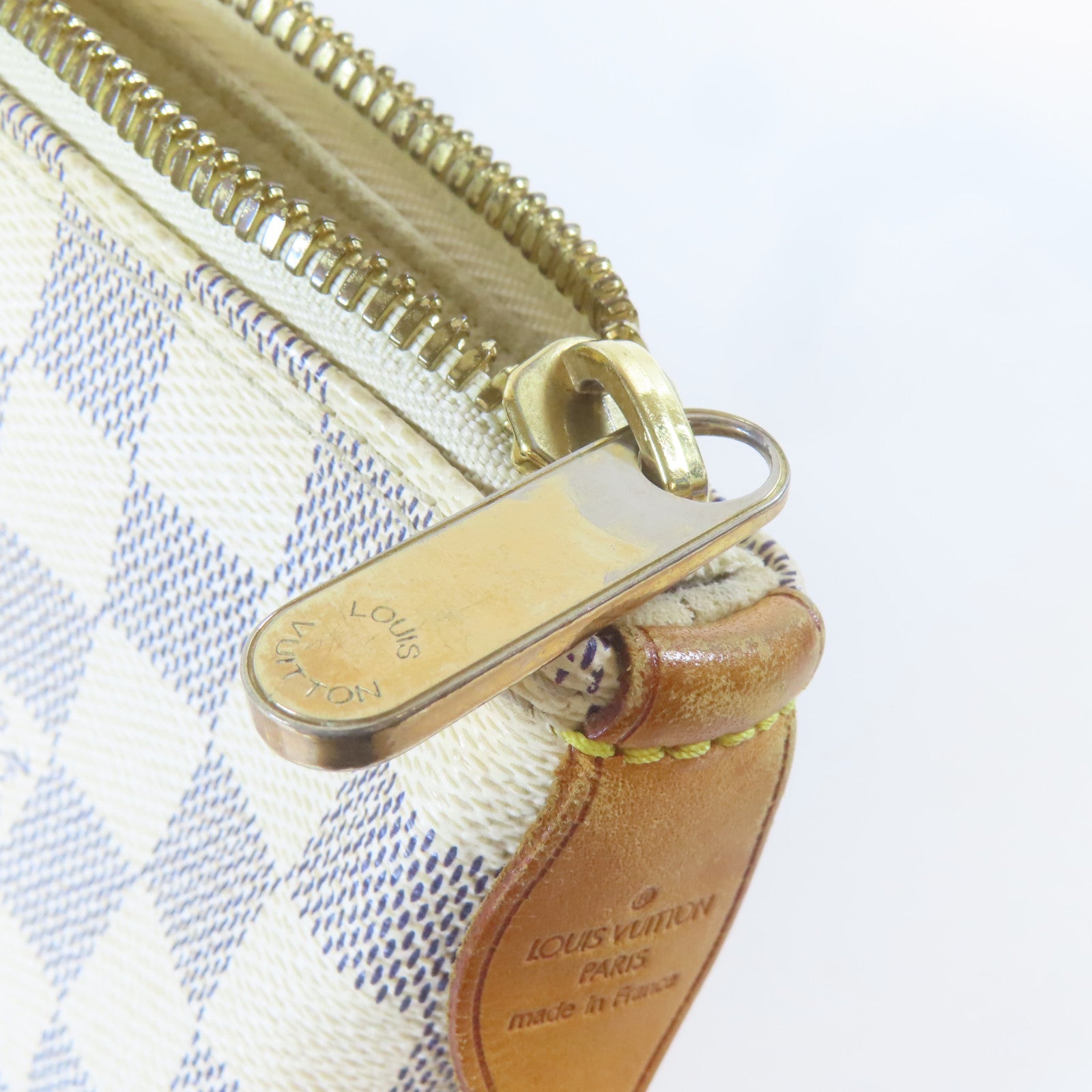 LOUIS VUITTON 【激減優惠】Damier Azur Saleya MM金扣肩背袋白色
