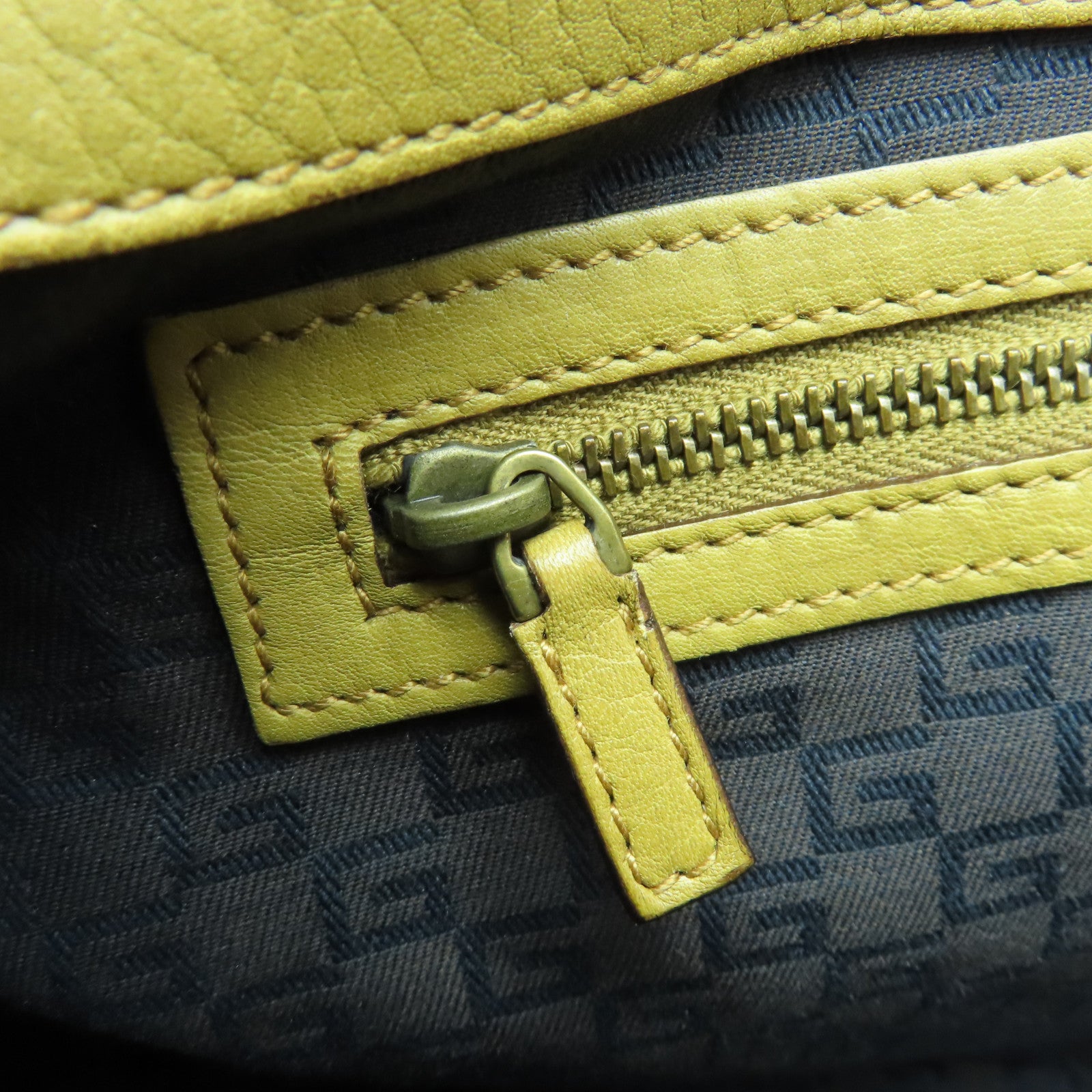 GUCCI 【清倉大減價】牛皮皮革Shoulder Bag金扣肩背袋啡色