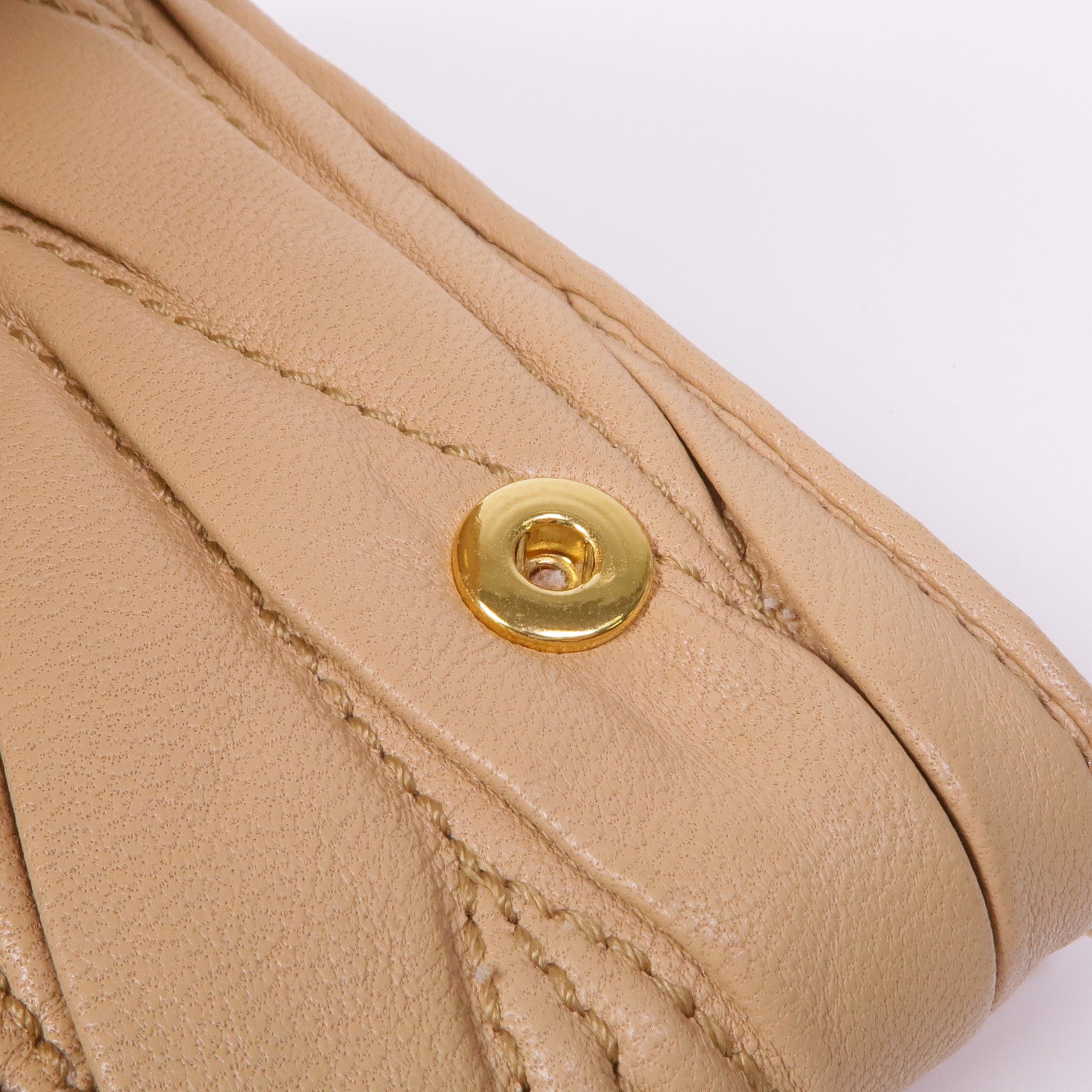 Miu Miu Nappa皮革Matelasse Long Wallet金扣長錢包